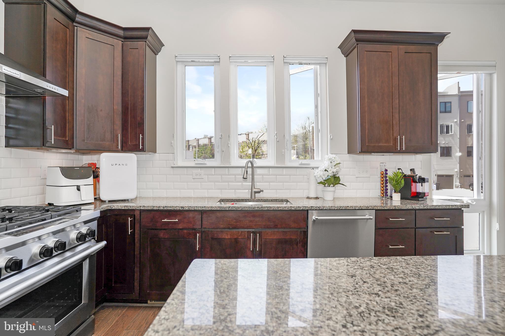 CAMBRIA SQUARE - Residential