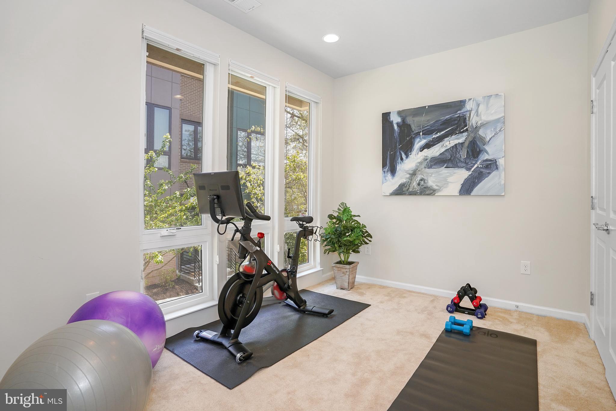 CAMBRIA SQUARE - Residential