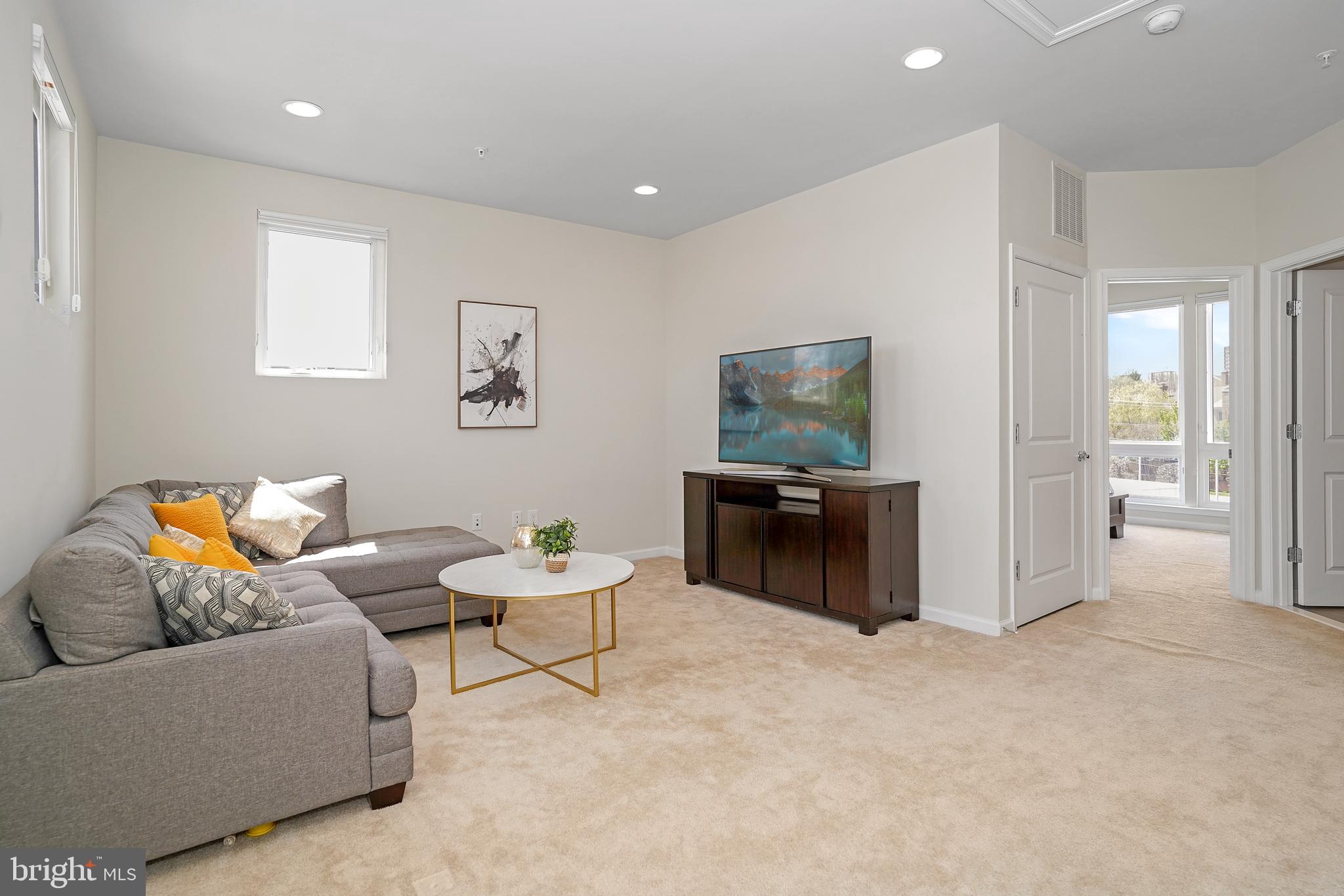 CAMBRIA SQUARE - Residential