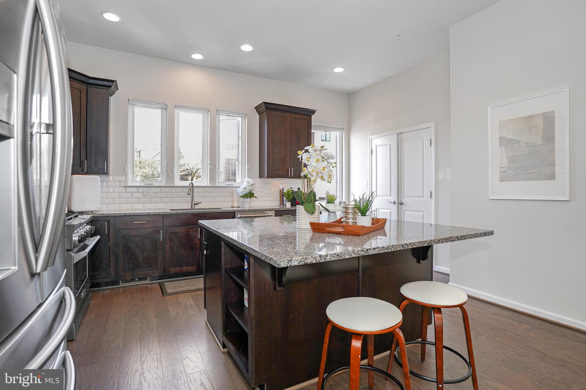 CAMBRIA SQUARE - Residential