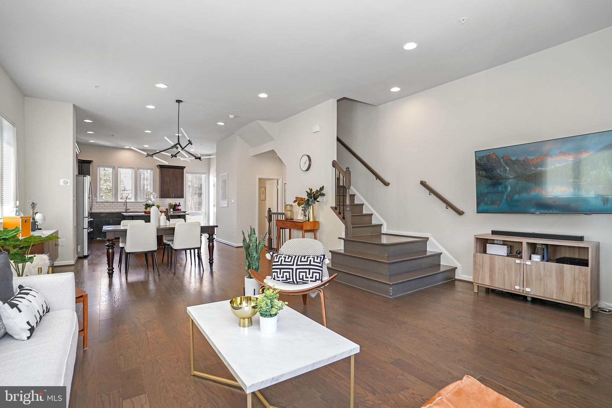 CAMBRIA SQUARE - Residential