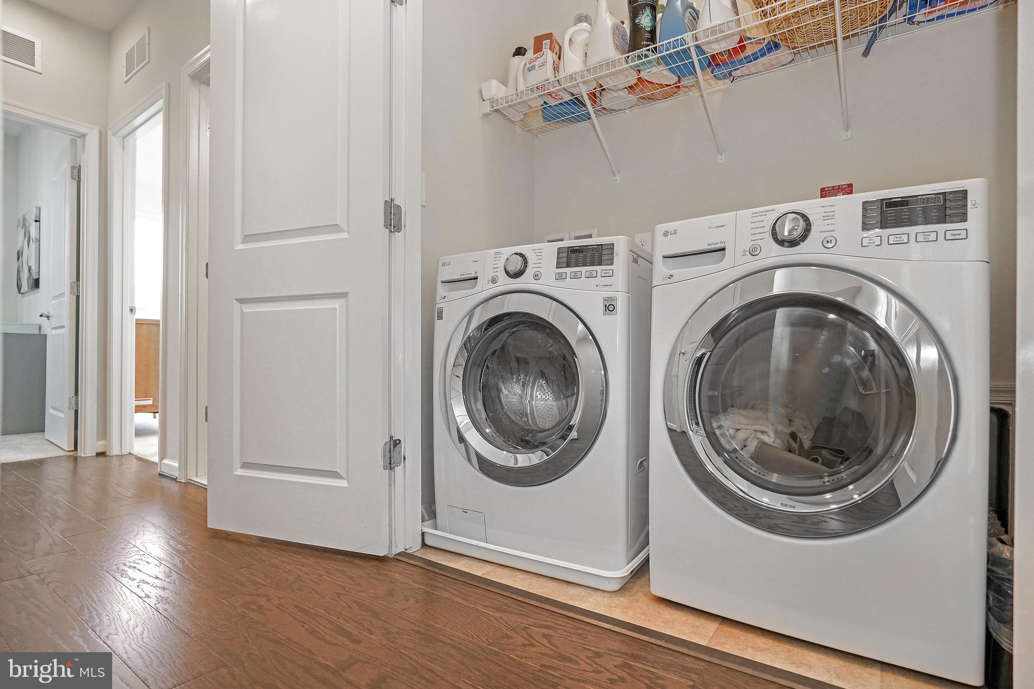 CAMBRIA SQUARE - Residential