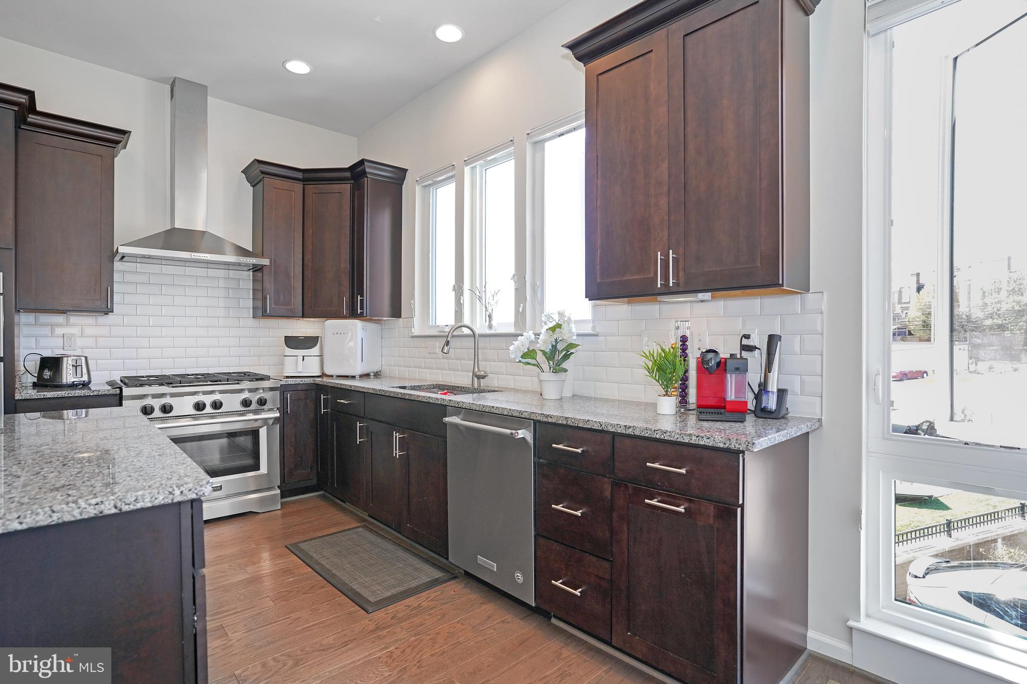 CAMBRIA SQUARE - Residential