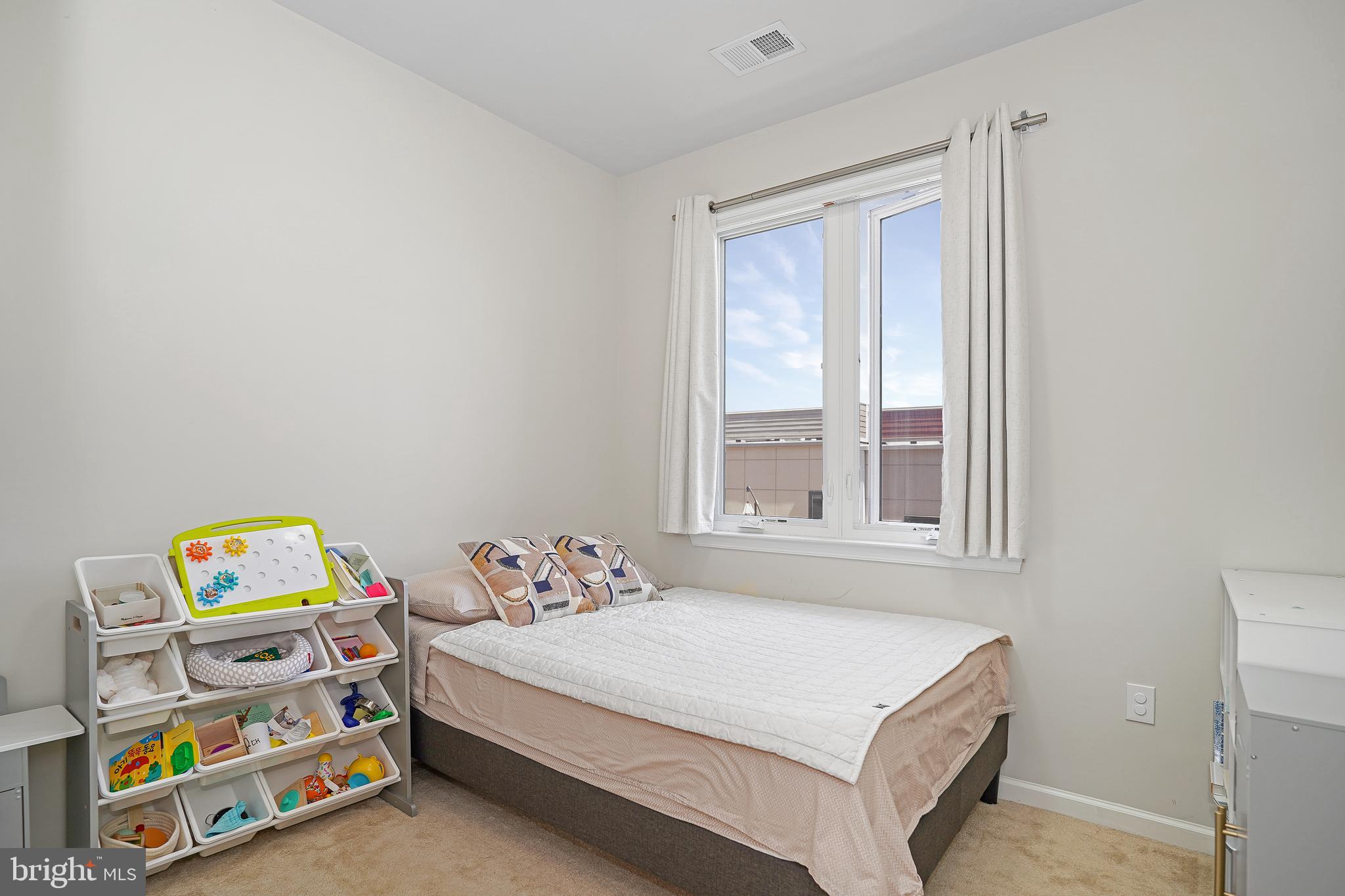 CAMBRIA SQUARE - Residential