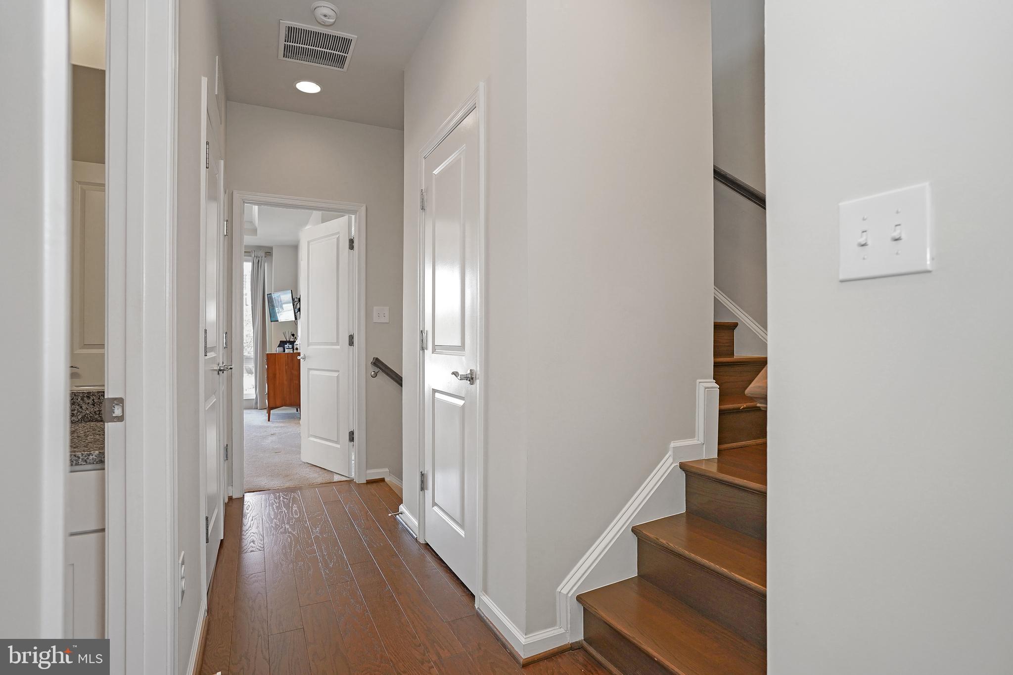 CAMBRIA SQUARE - Residential