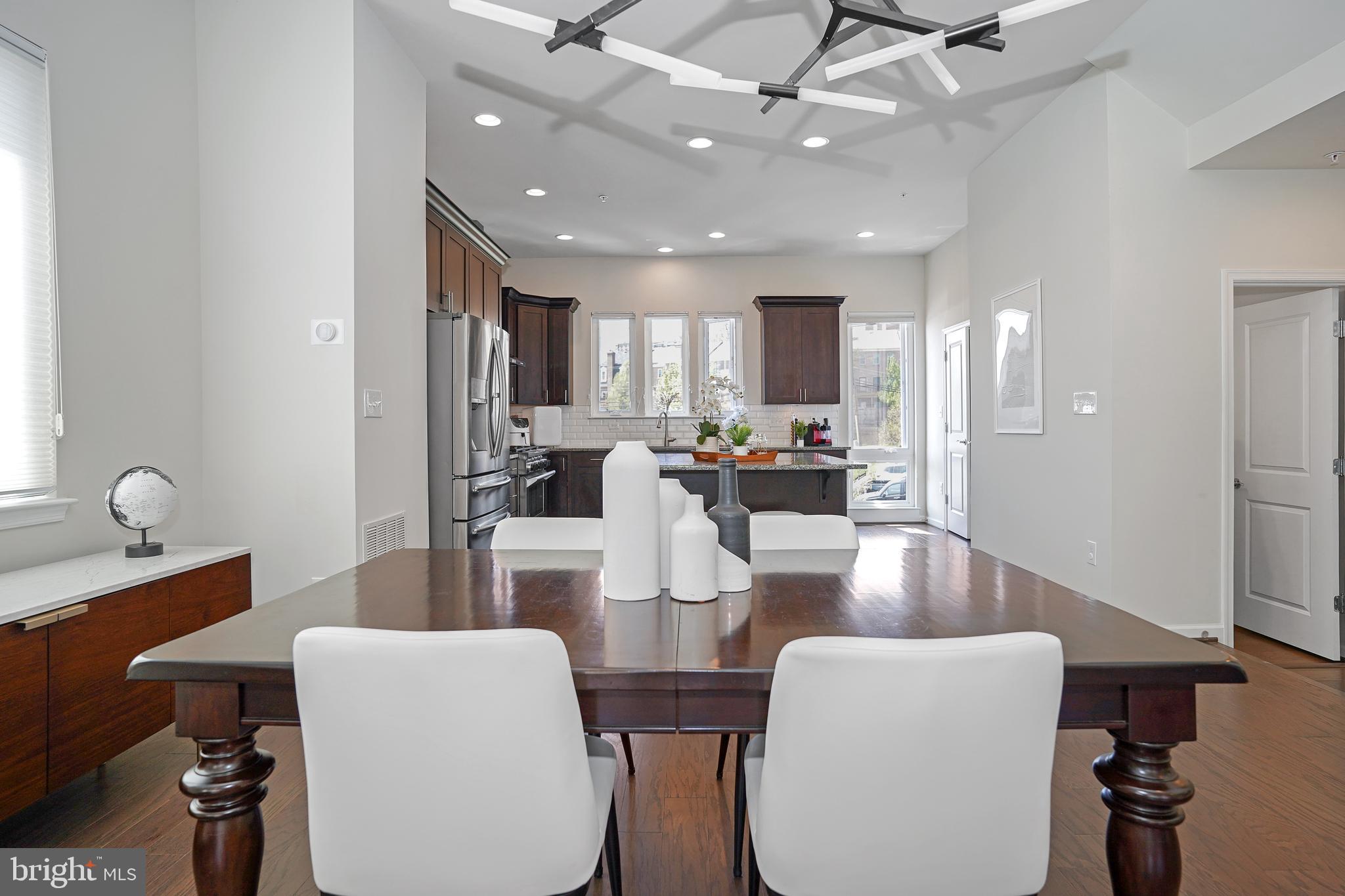 CAMBRIA SQUARE - Residential