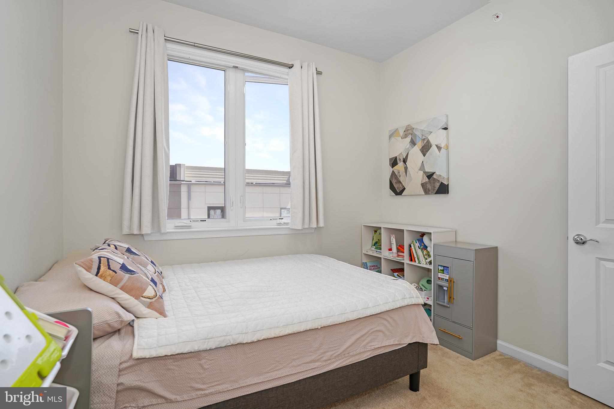 CAMBRIA SQUARE - Residential