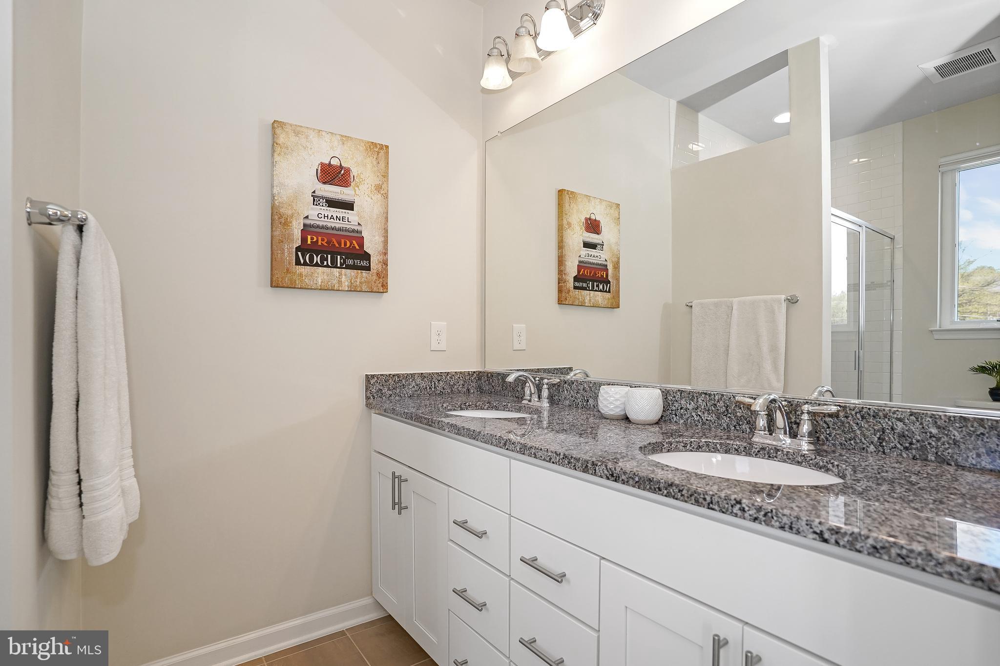 CAMBRIA SQUARE - Residential