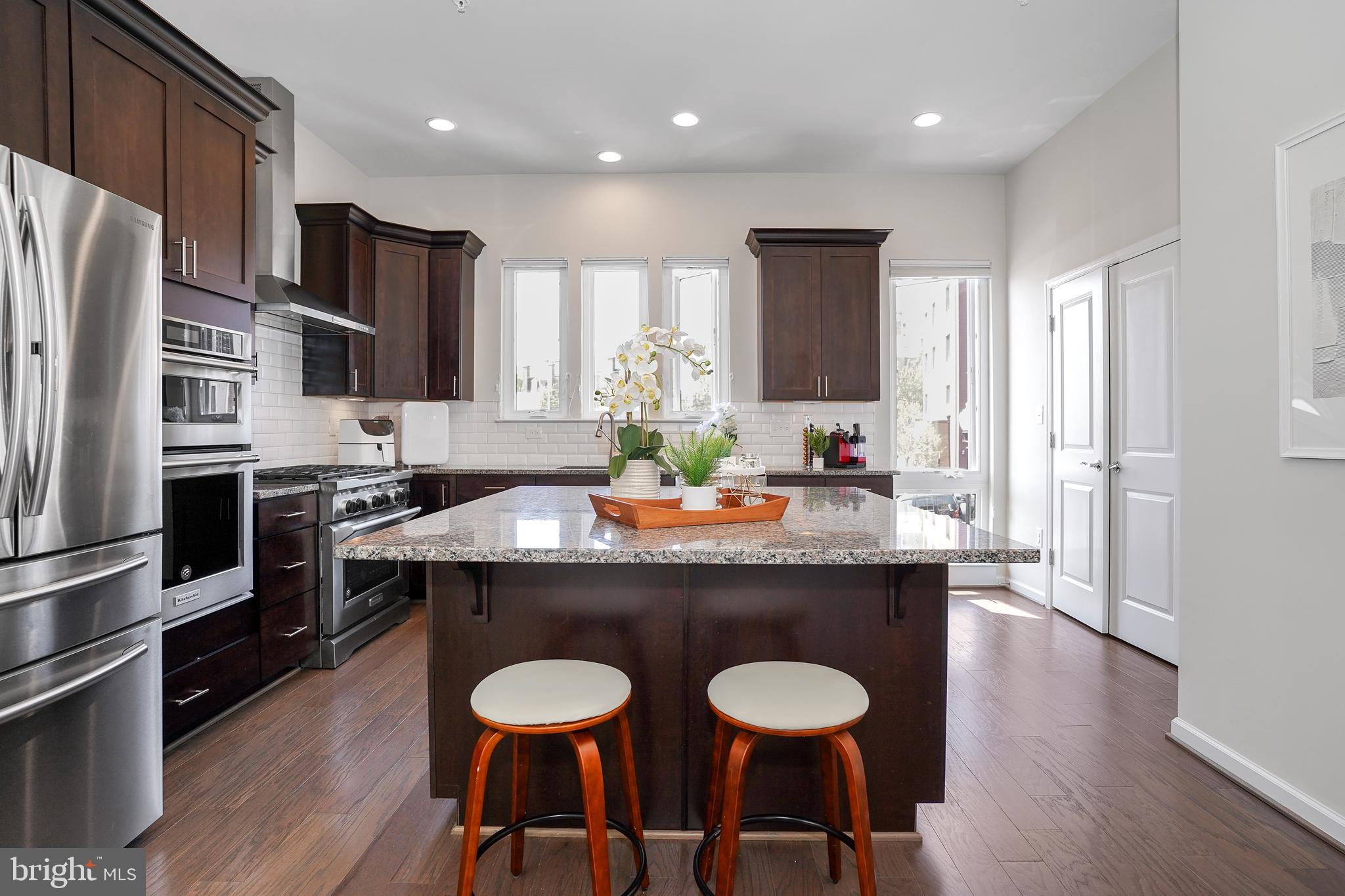 CAMBRIA SQUARE - Residential