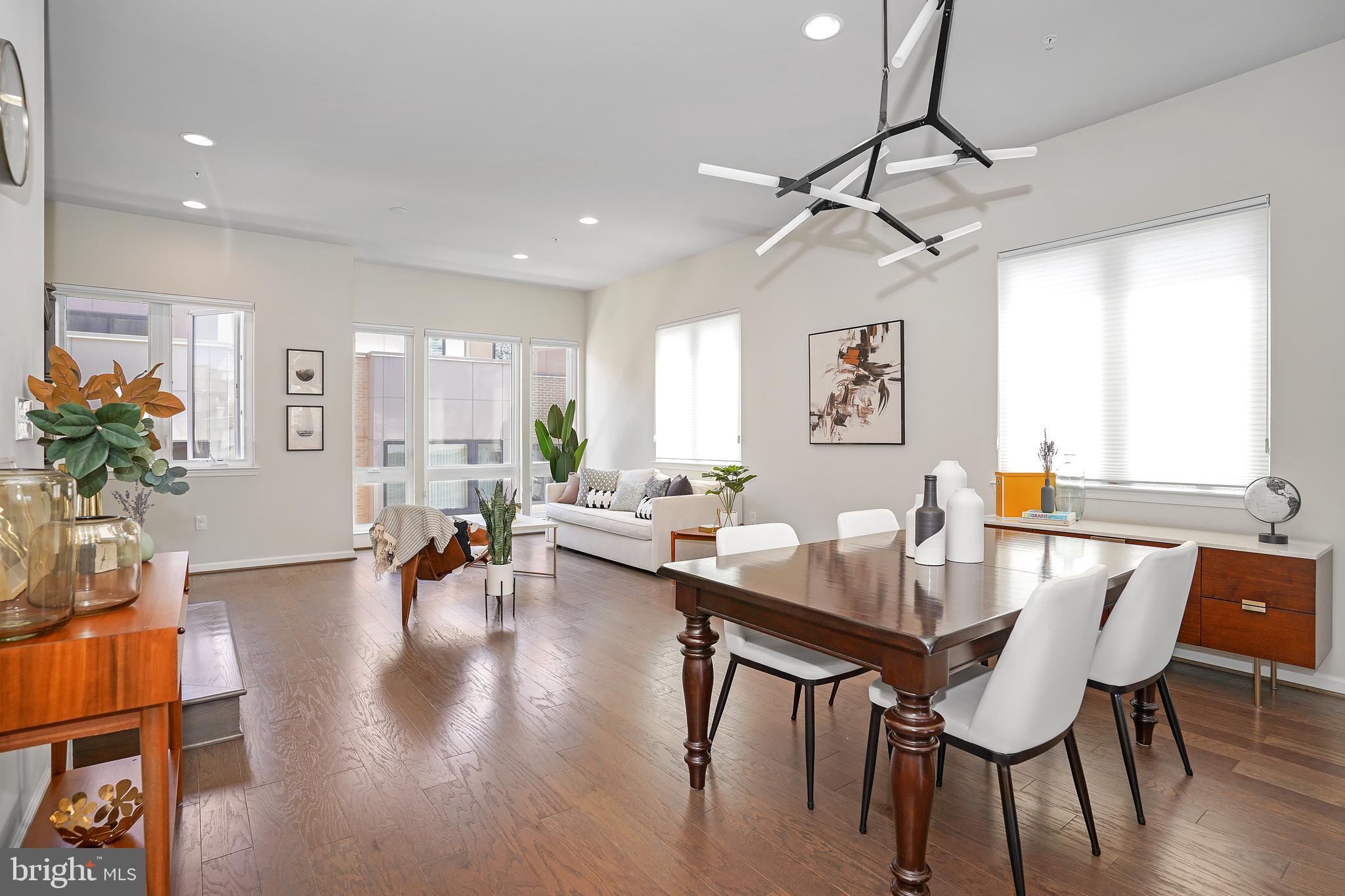 CAMBRIA SQUARE - Residential