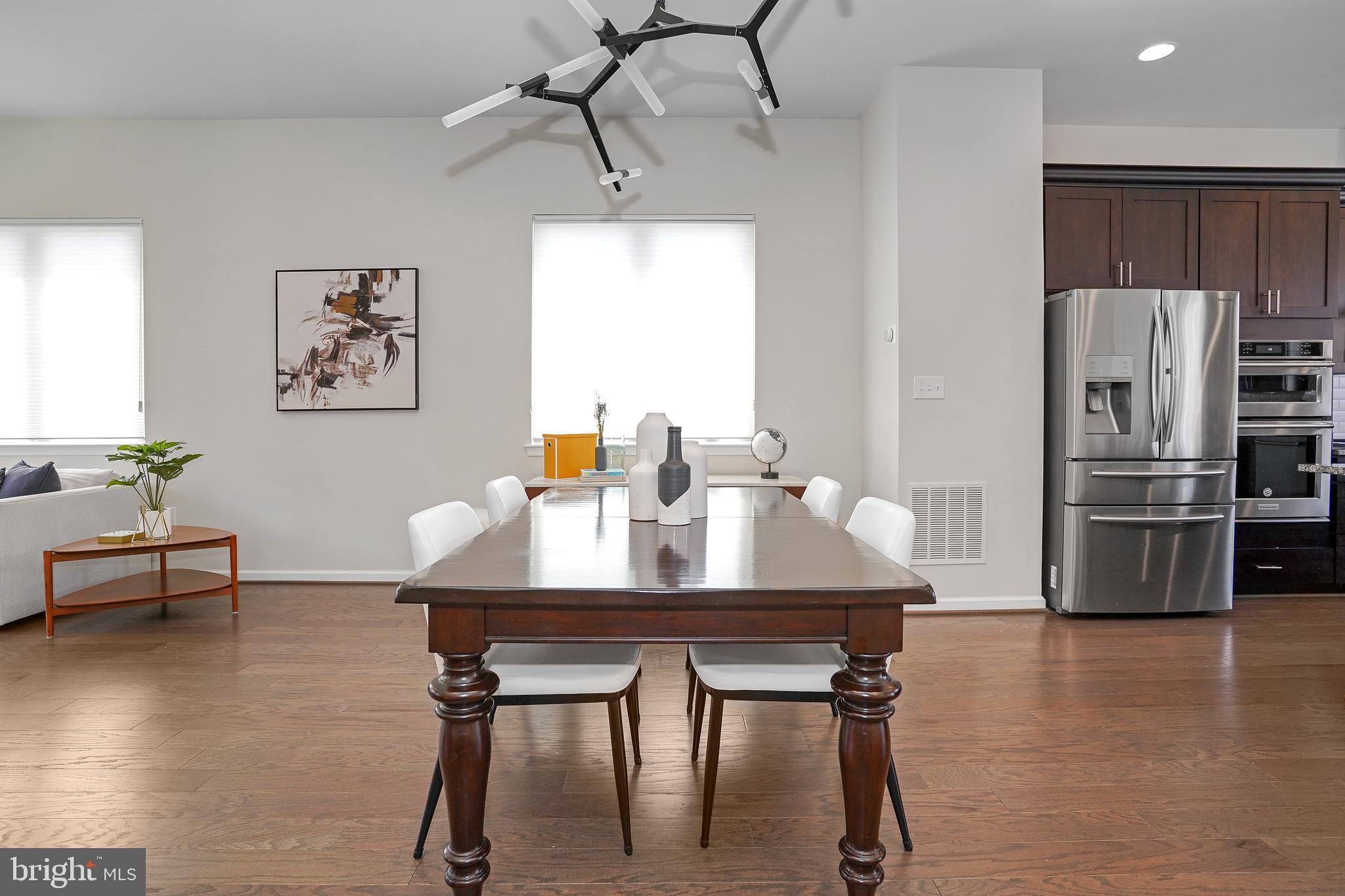 CAMBRIA SQUARE - Residential