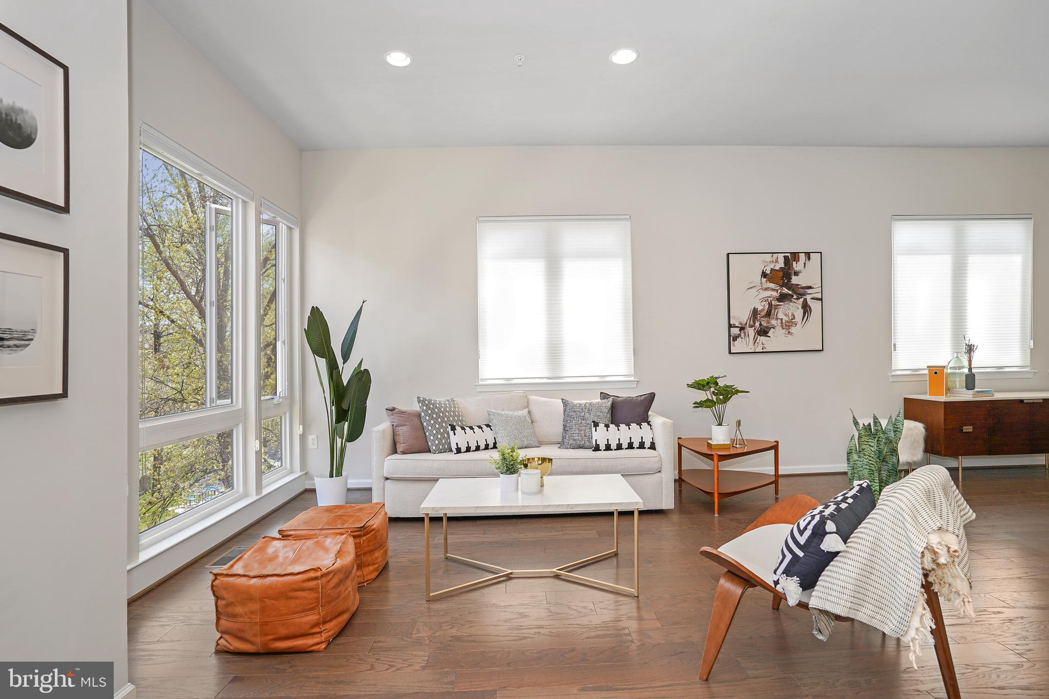 CAMBRIA SQUARE - Residential