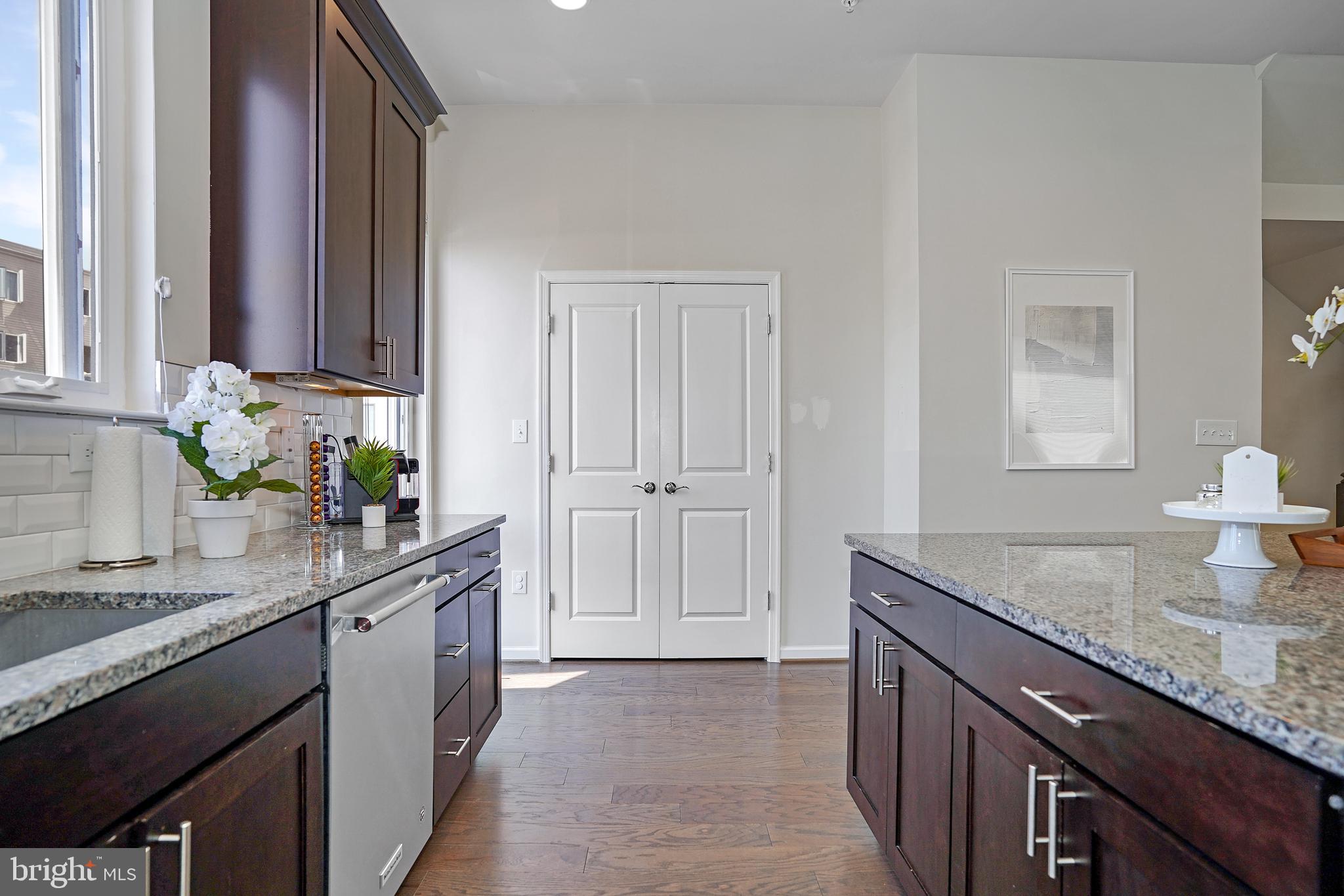 CAMBRIA SQUARE - Residential