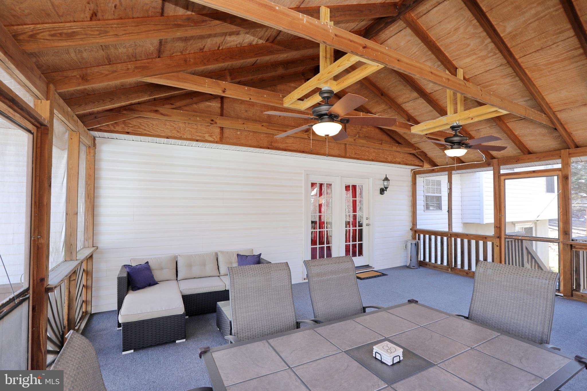 SUMMITT HILL - Residential