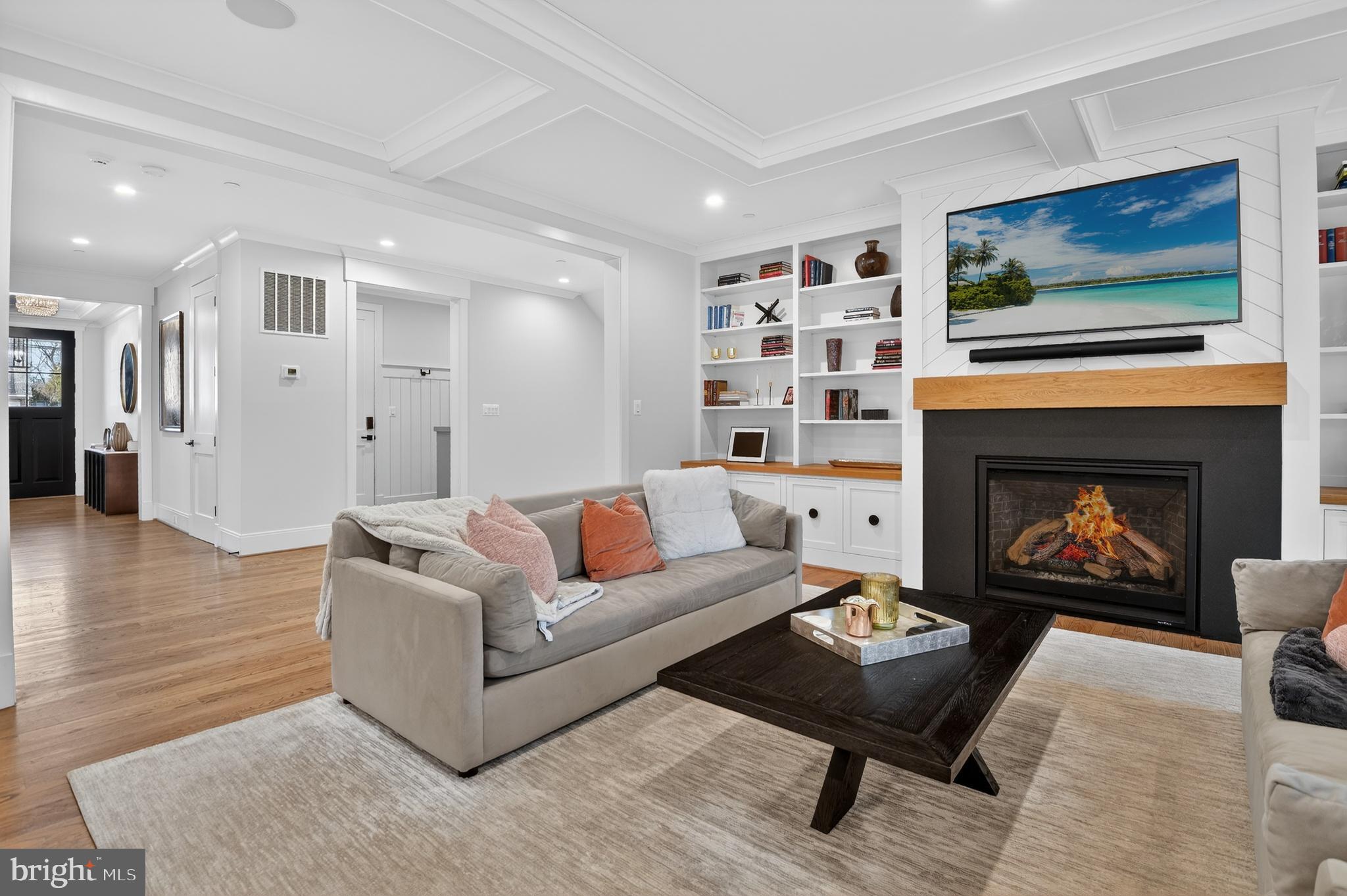 BRADLEY HILLS - Residential