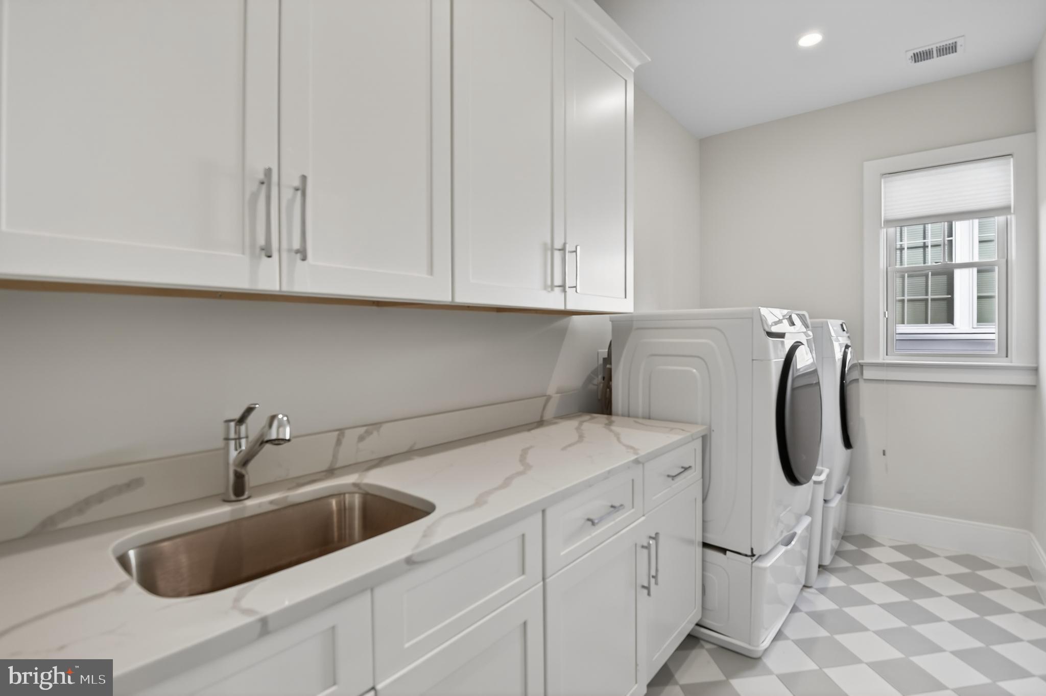 BRADLEY HILLS - Residential