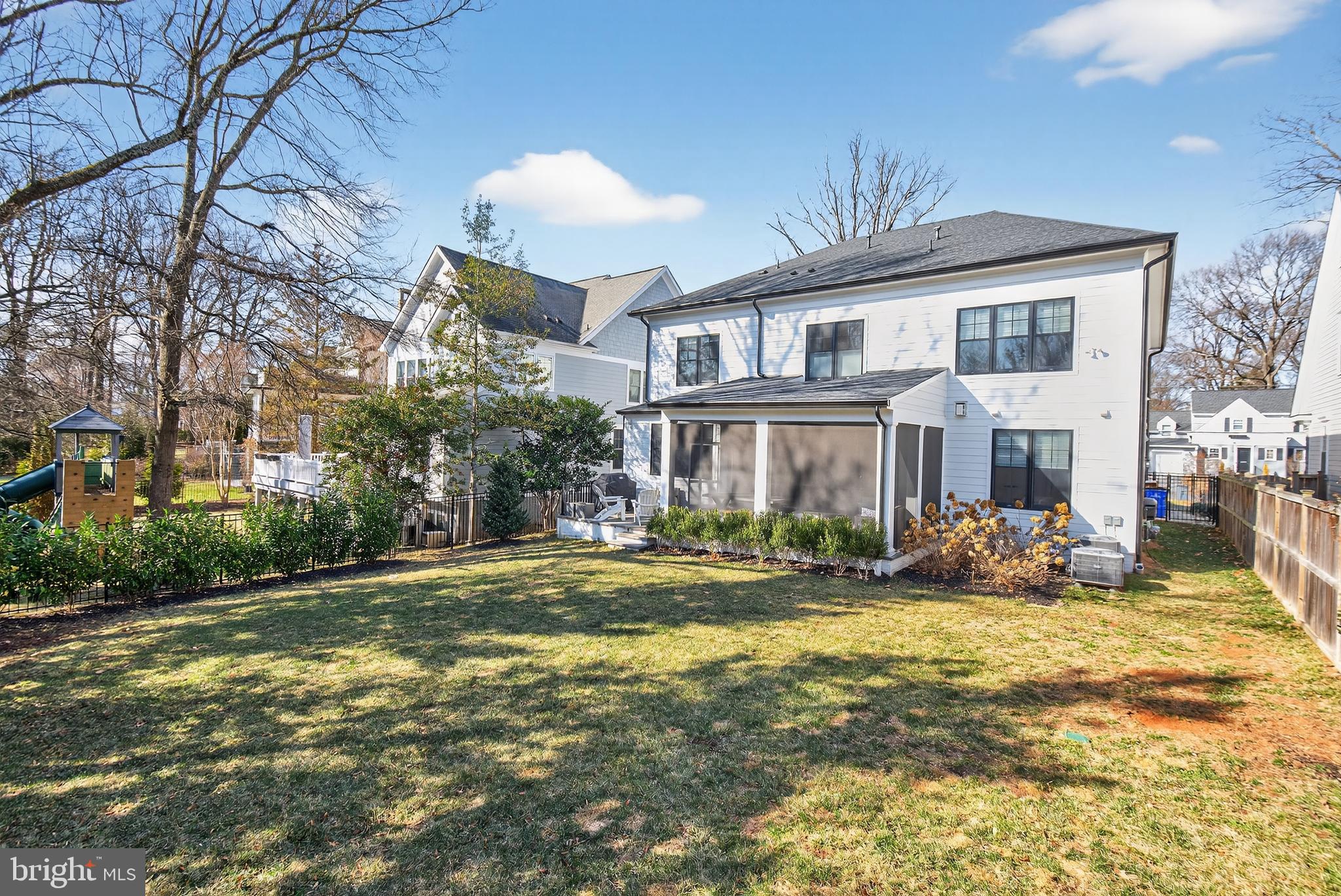 BRADLEY HILLS - Residential