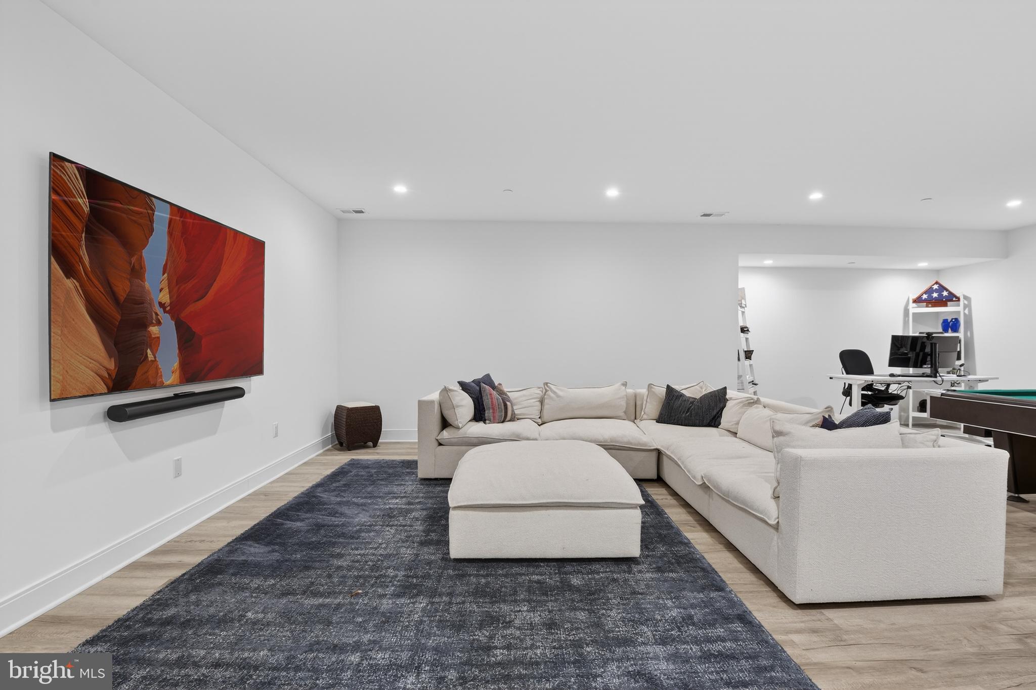 BRADLEY HILLS - Residential