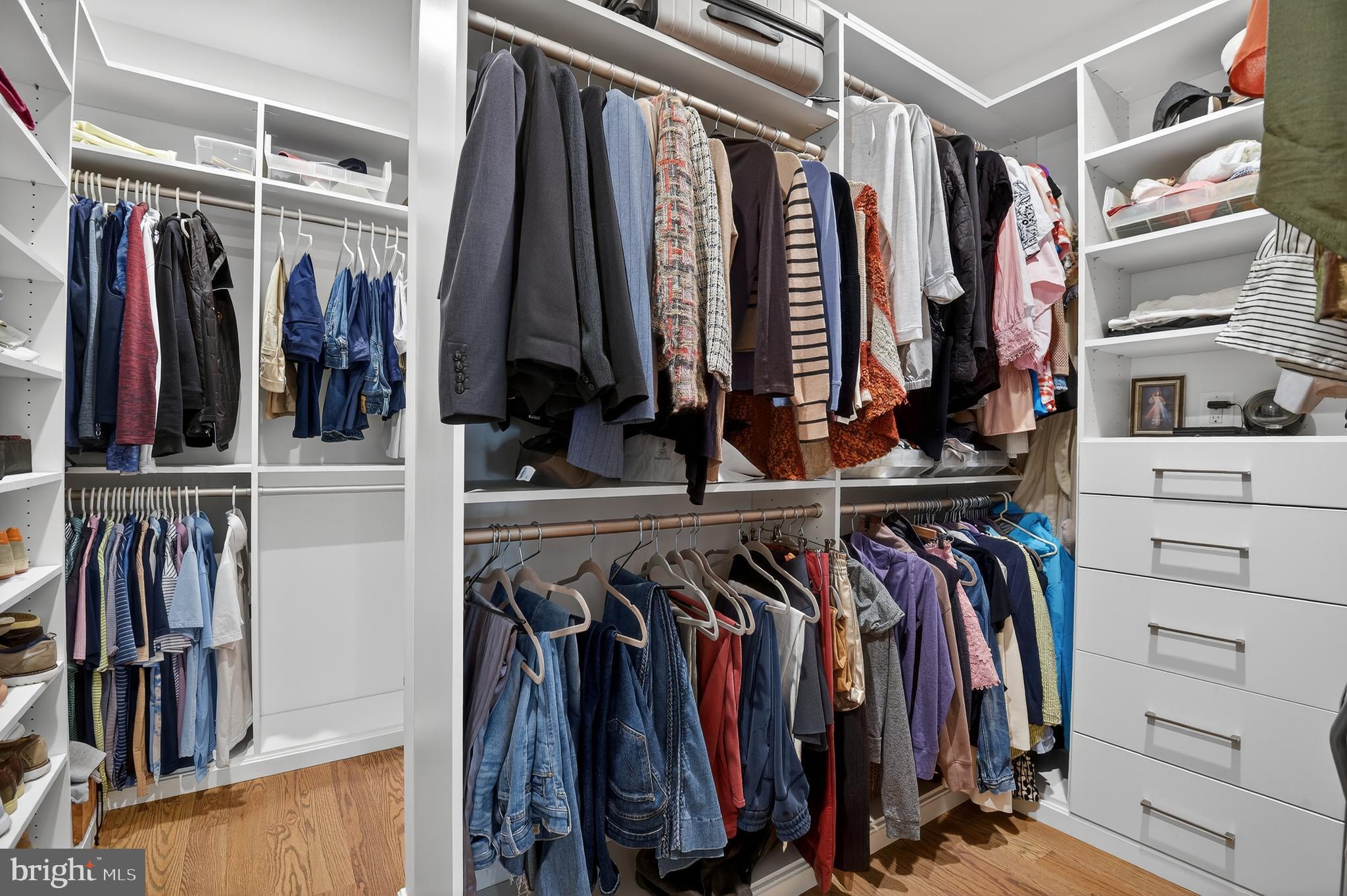 BRADLEY HILLS - Residential