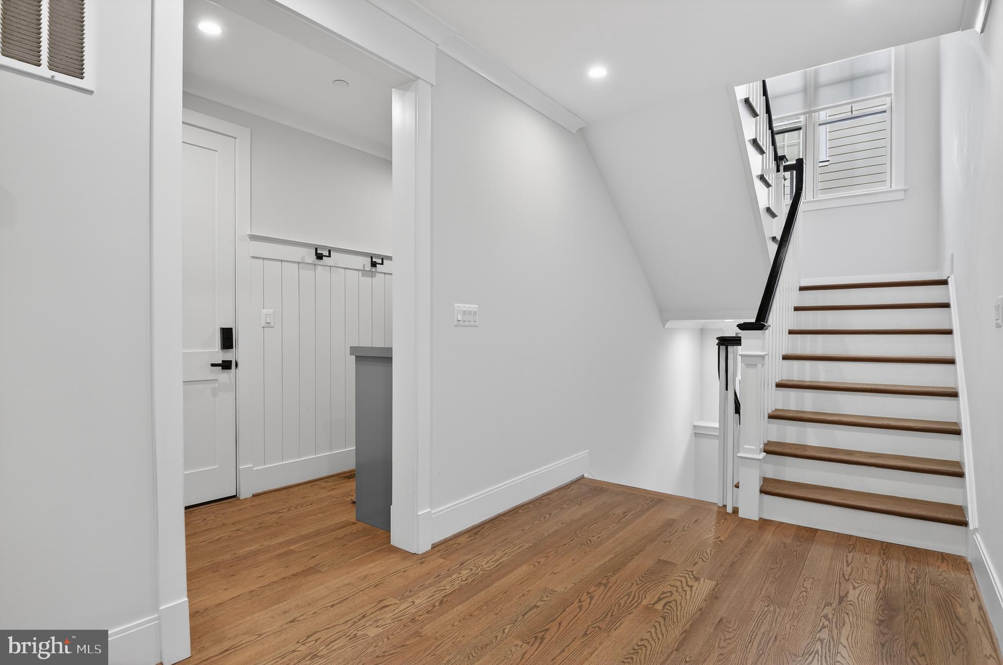 BRADLEY HILLS - Residential