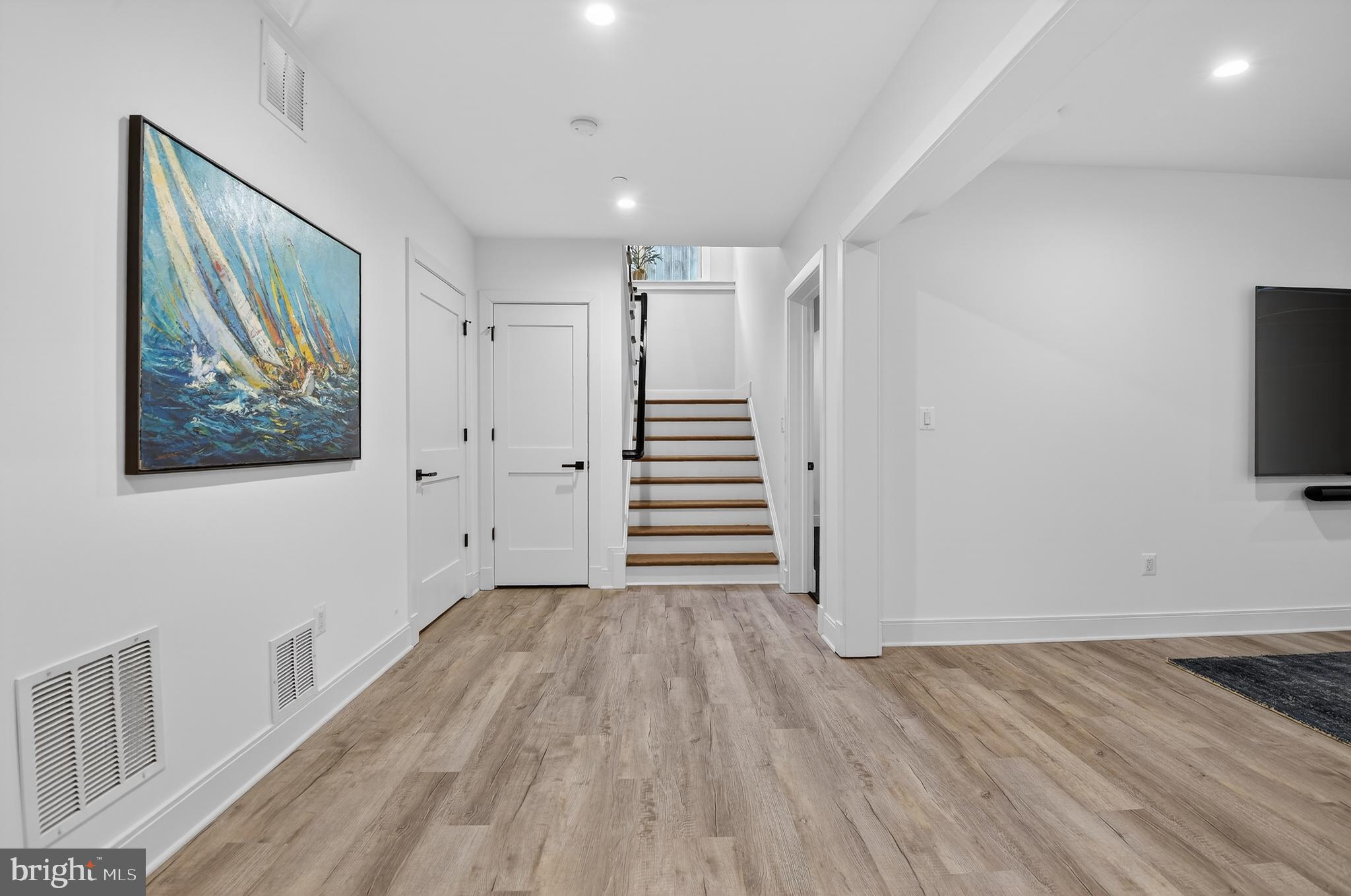 BRADLEY HILLS - Residential