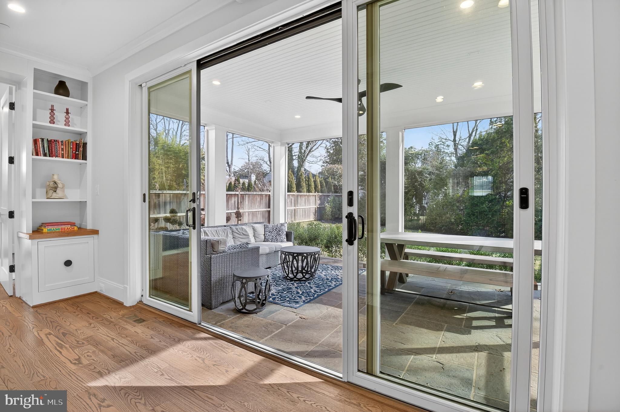 BRADLEY HILLS - Residential