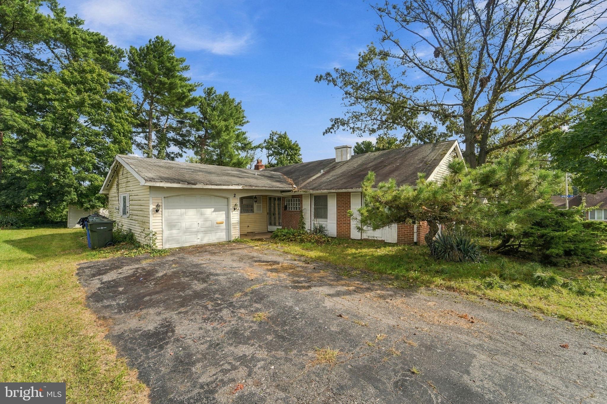 2 BARRINGTON LANE