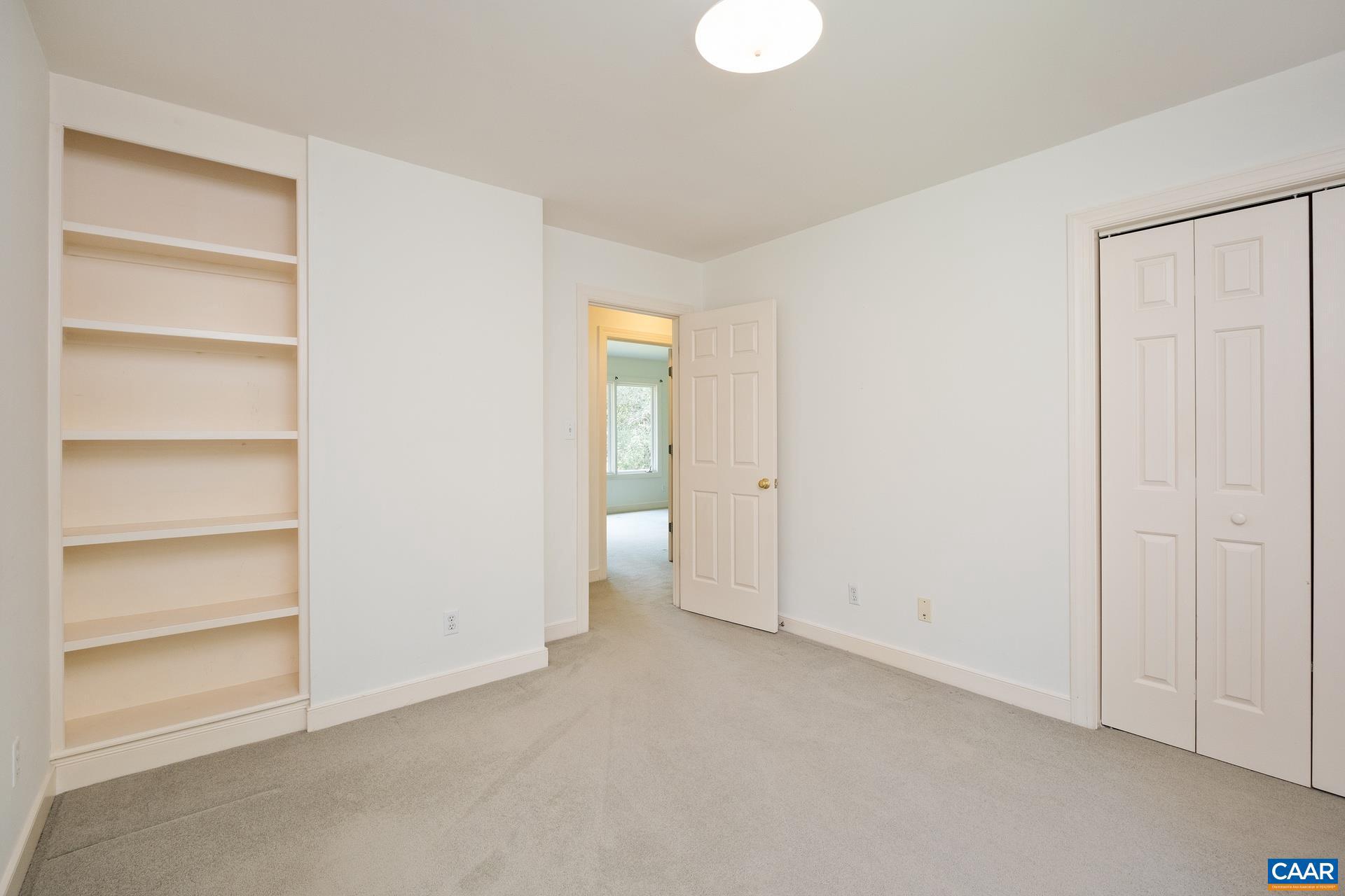 PEACOCK HILL - Residential