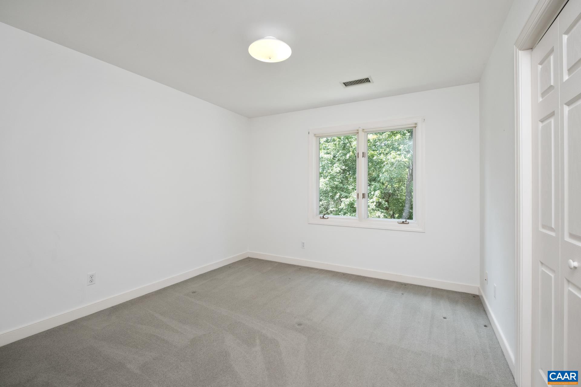 PEACOCK HILL - Residential