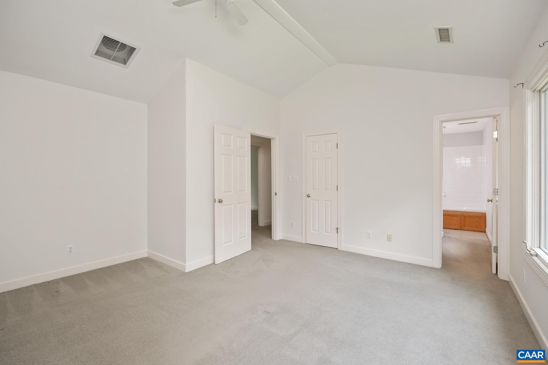 PEACOCK HILL - Residential