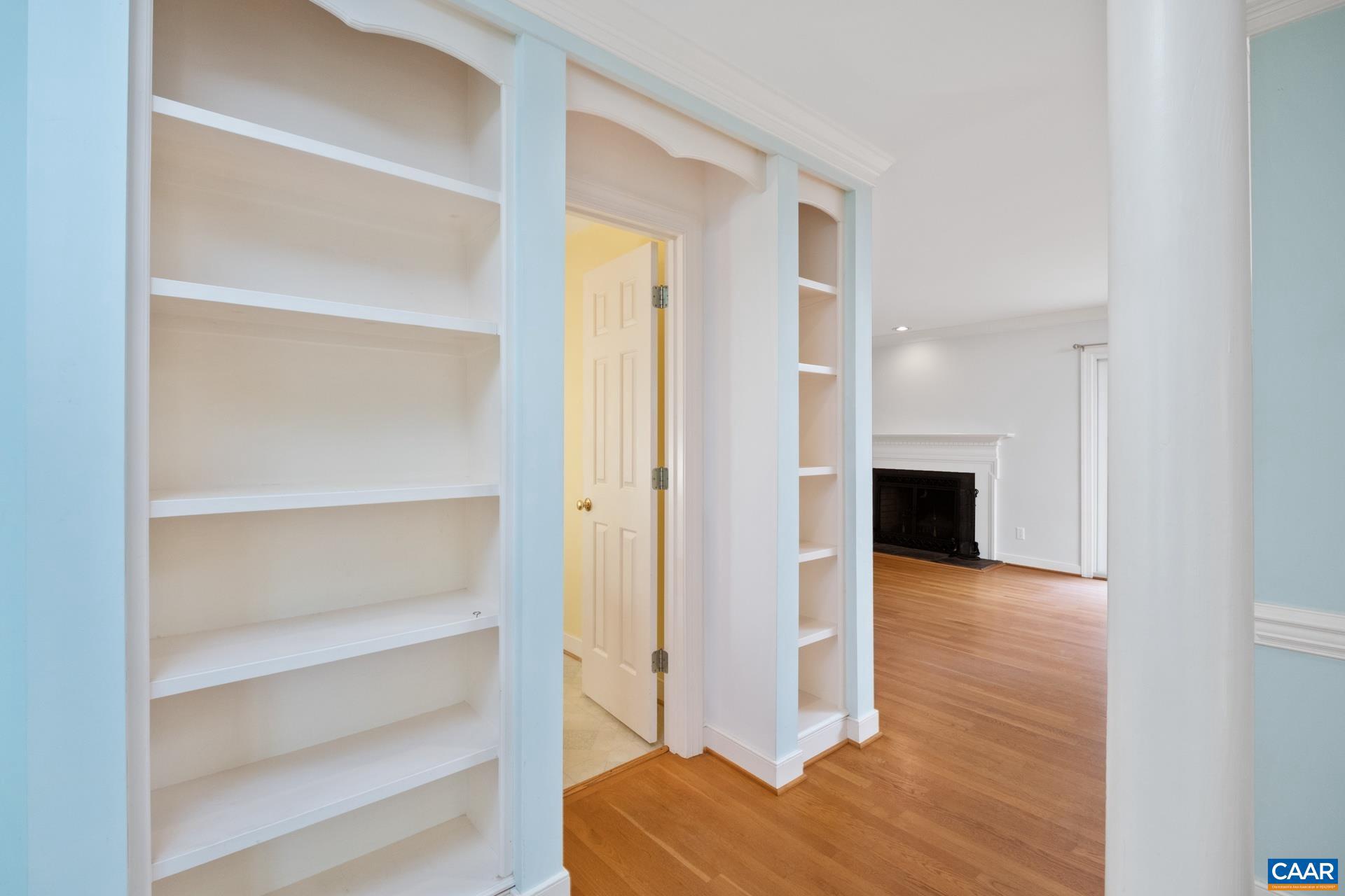 PEACOCK HILL - Residential