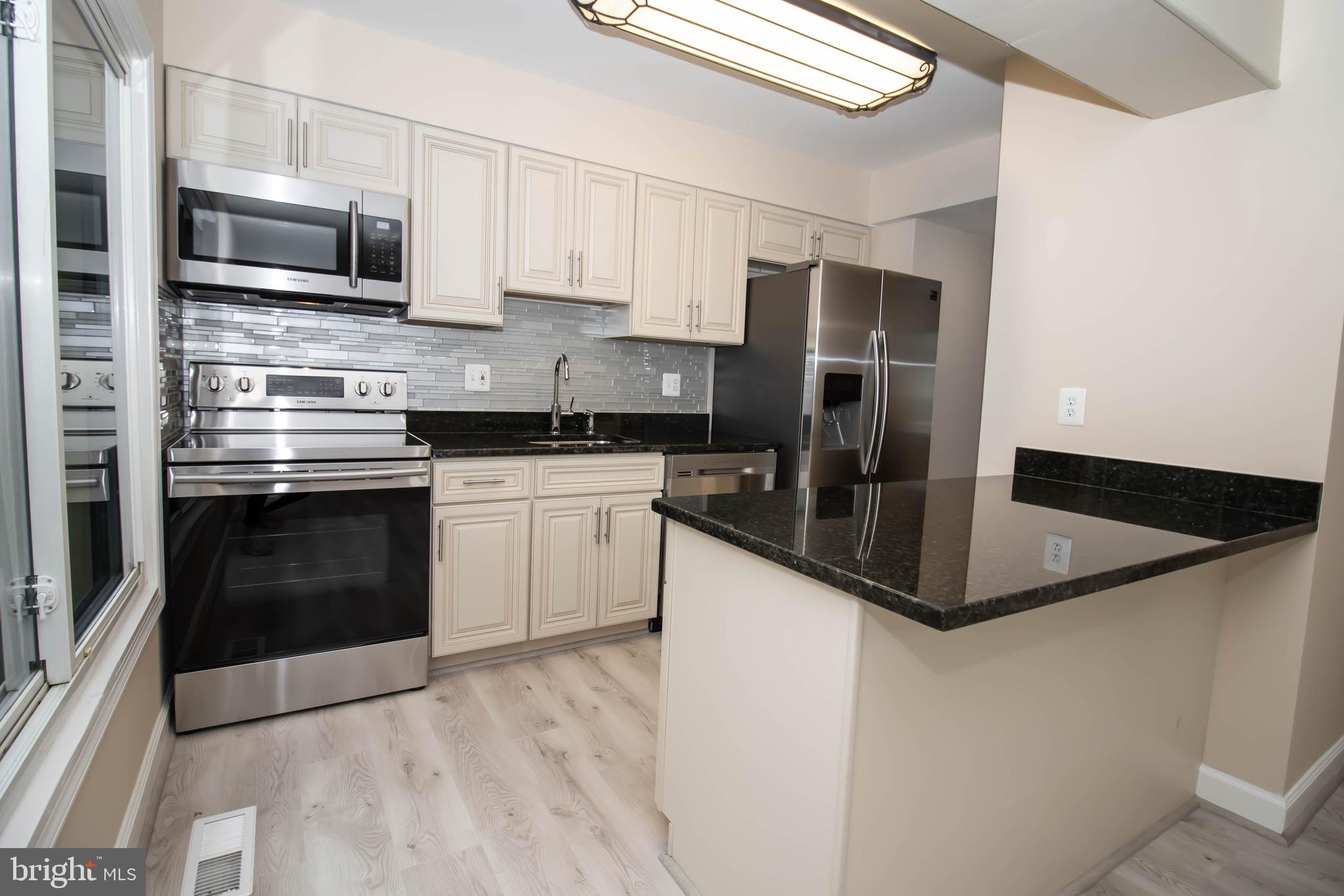 RESTON - Residential