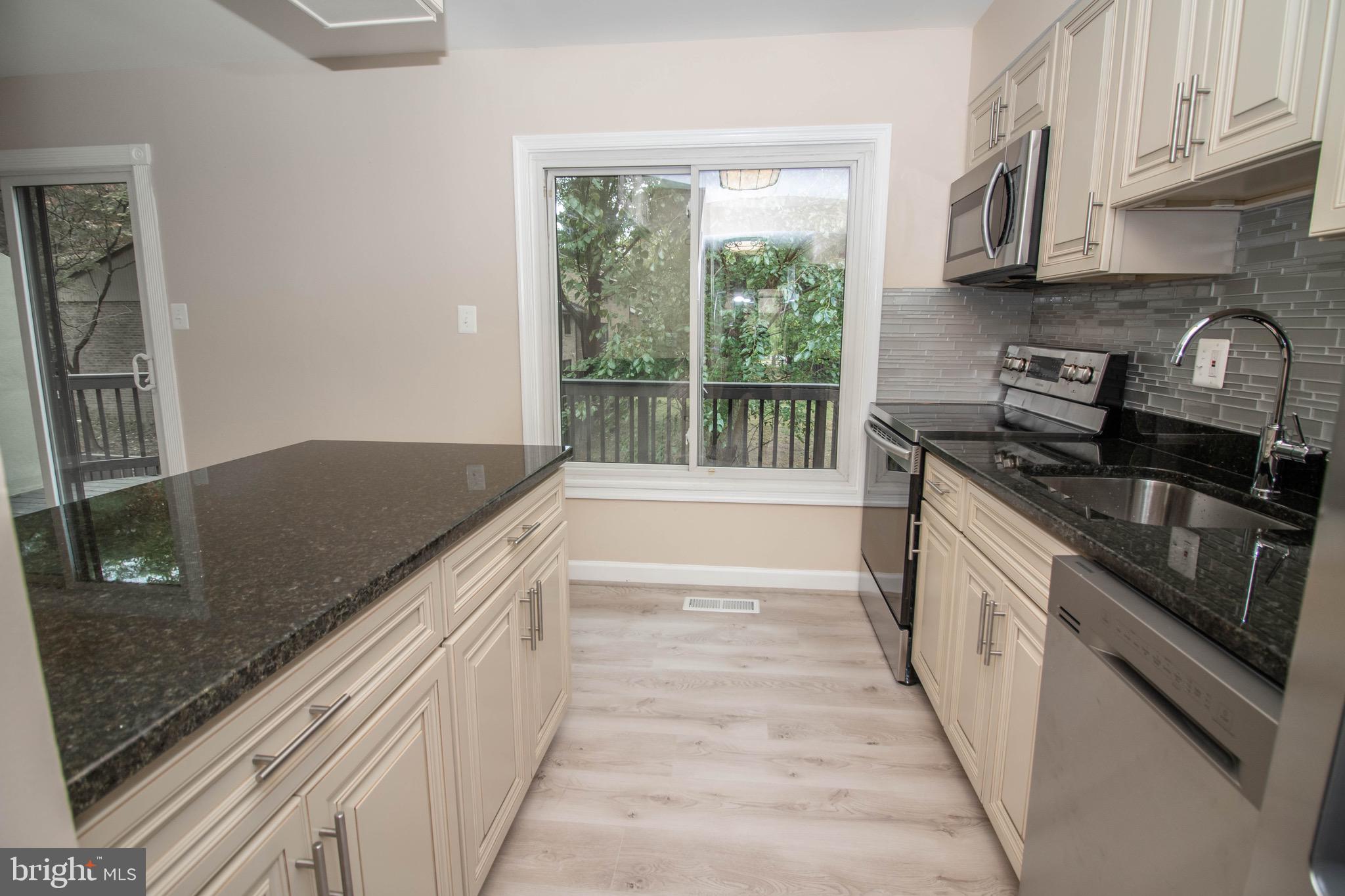 RESTON - Residential