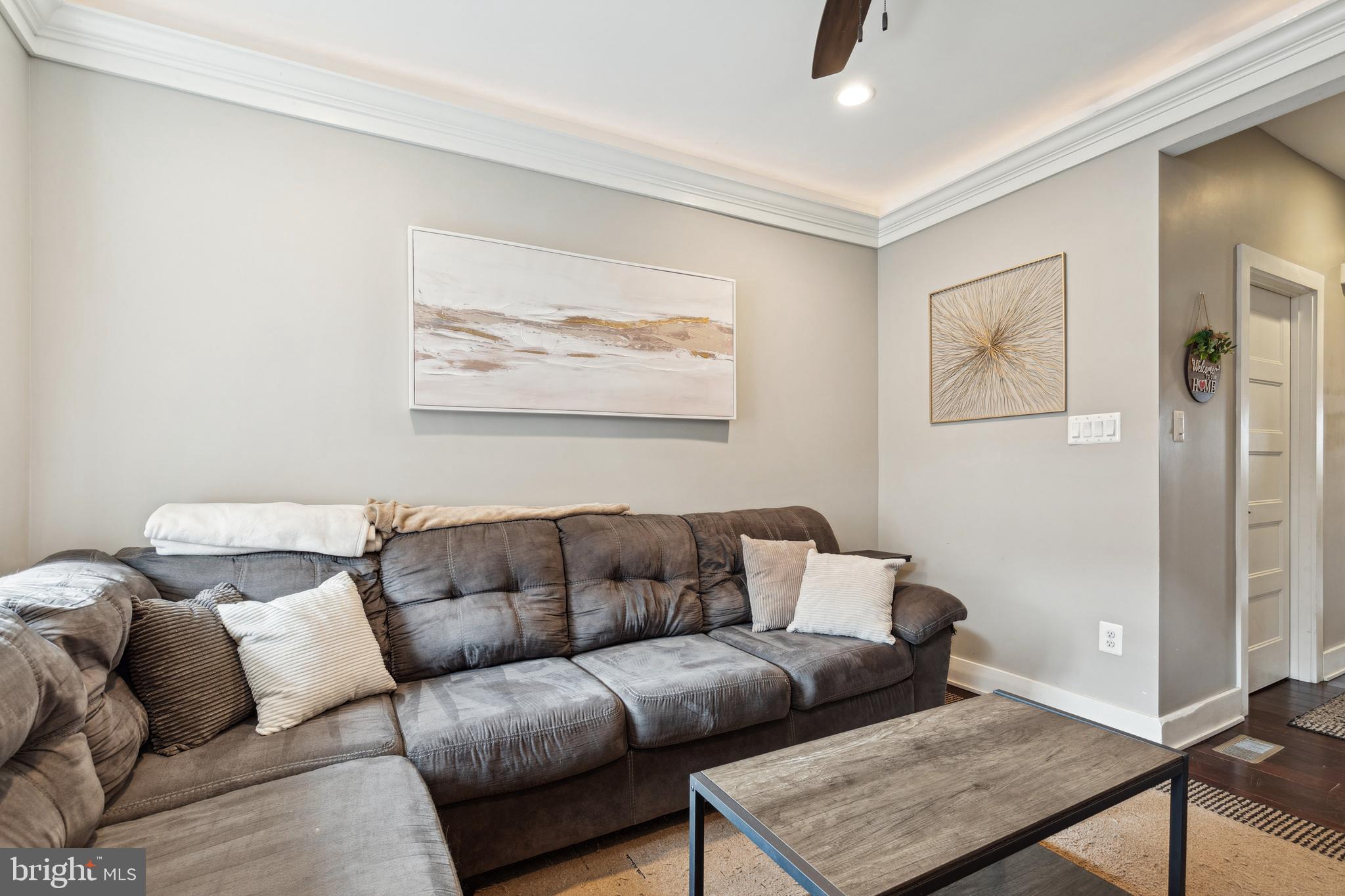 10 W FORT AVENUE