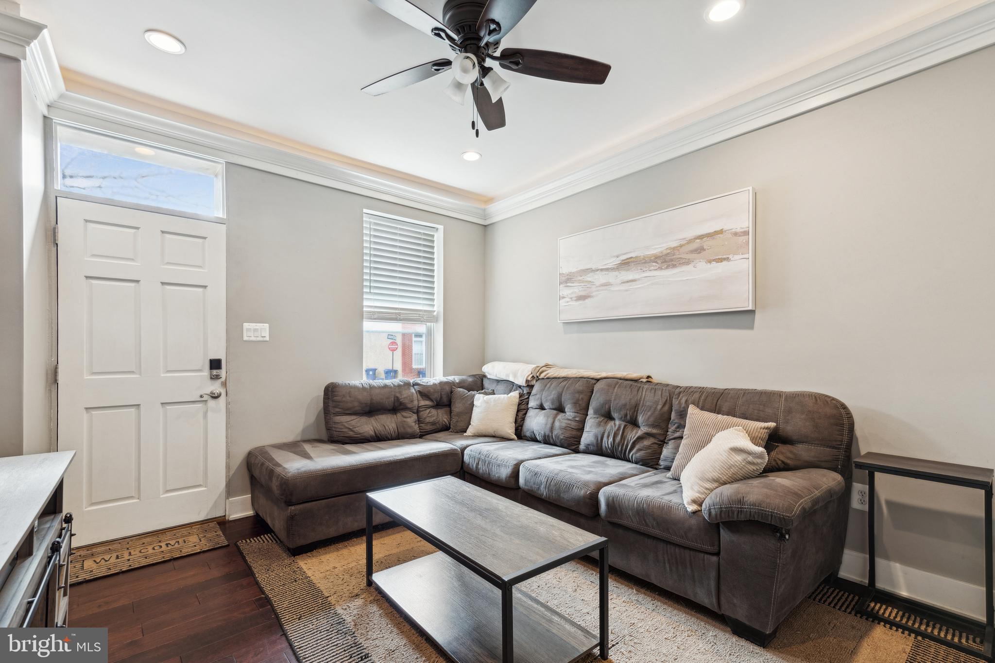 10 W FORT AVENUE