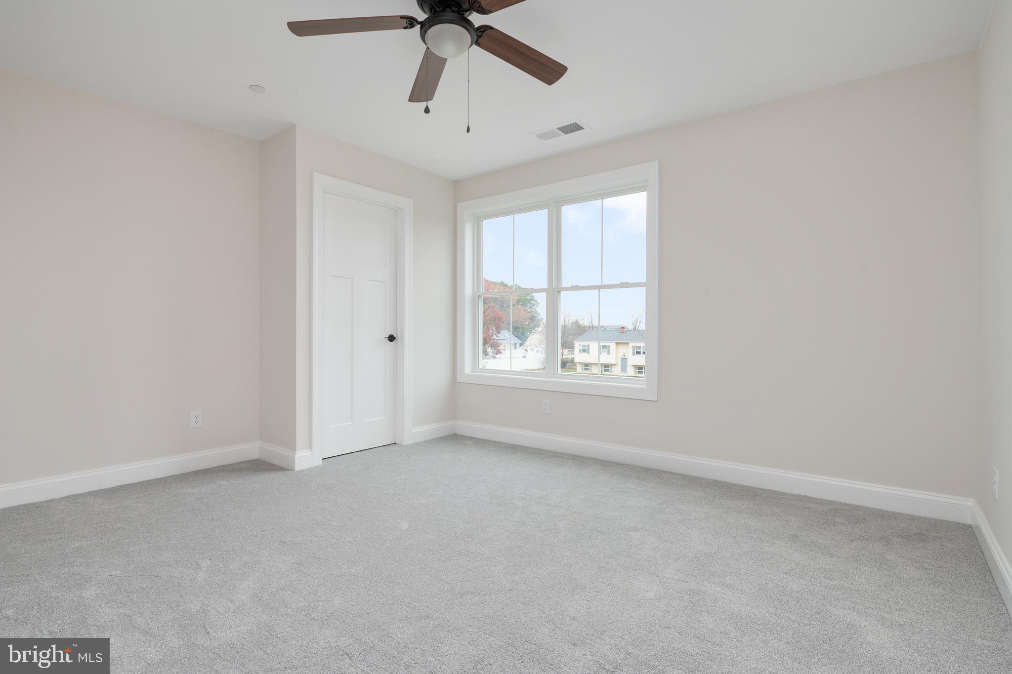 ROMANCOKE ON THE BAY - Residential