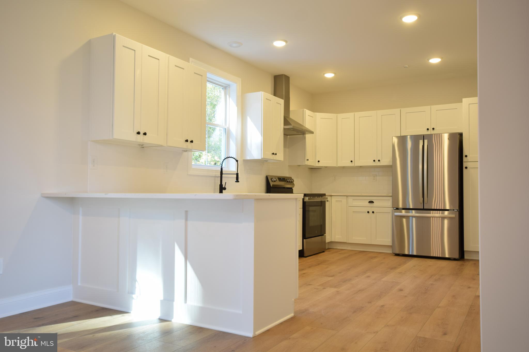 ROMANCOKE ON THE BAY - Residential