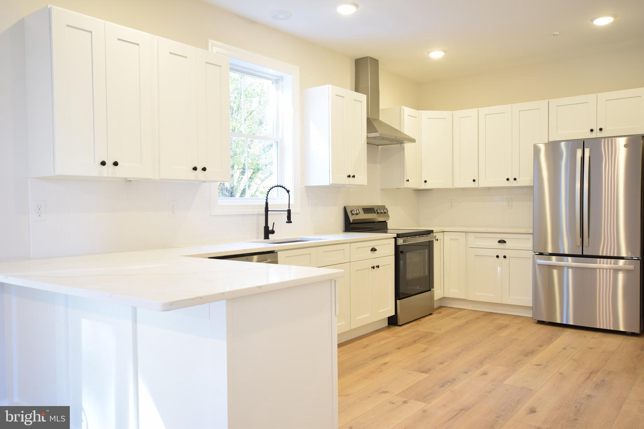 ROMANCOKE ON THE BAY - Residential