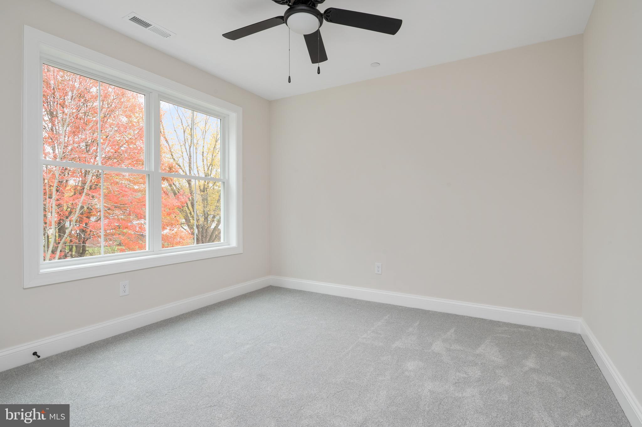 ROMANCOKE ON THE BAY - Residential