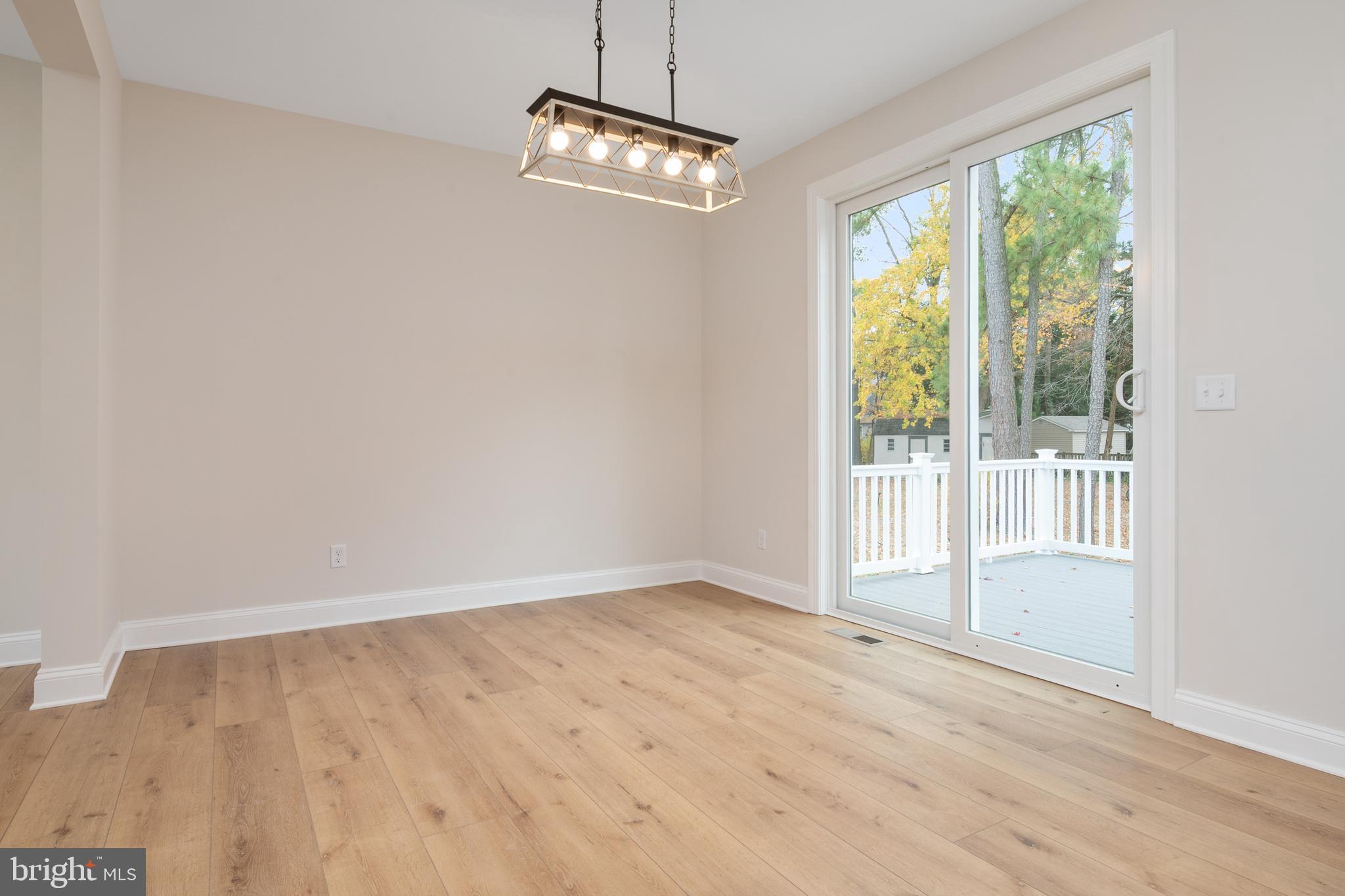 ROMANCOKE ON THE BAY - Residential