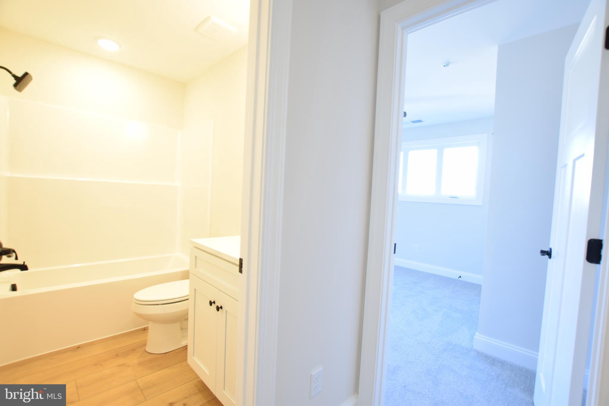 ROMANCOKE ON THE BAY - Residential