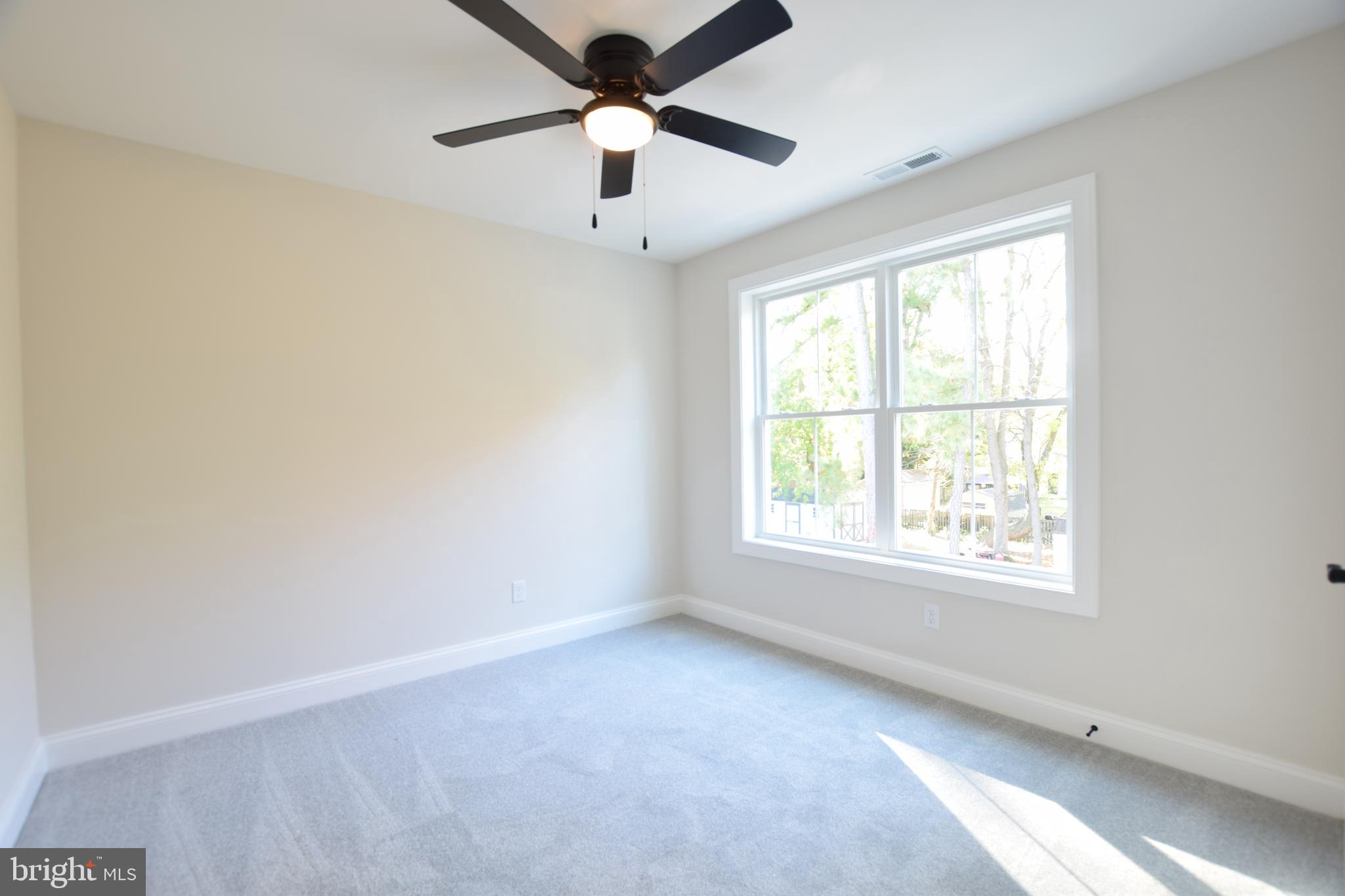 ROMANCOKE ON THE BAY - Residential