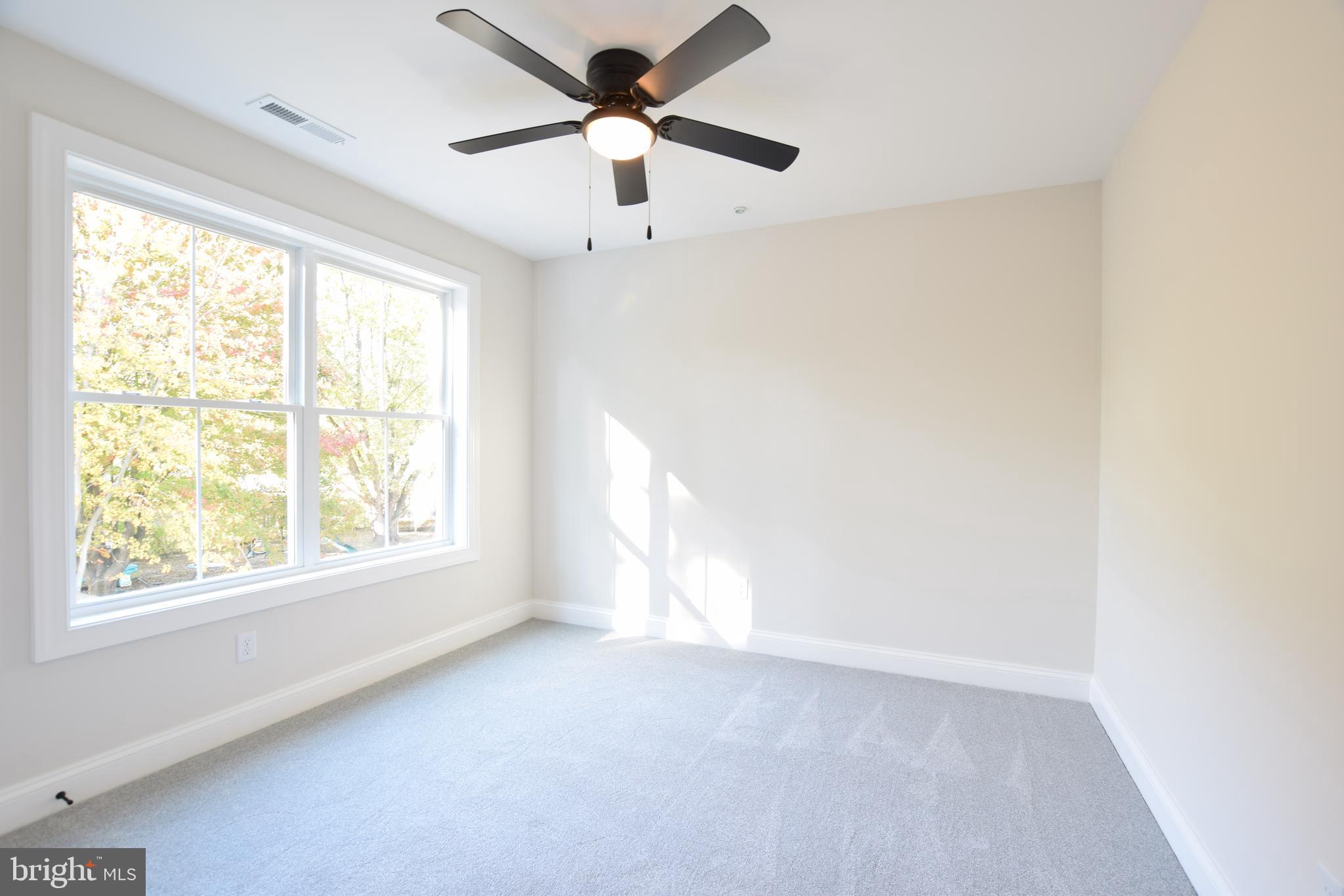 ROMANCOKE ON THE BAY - Residential