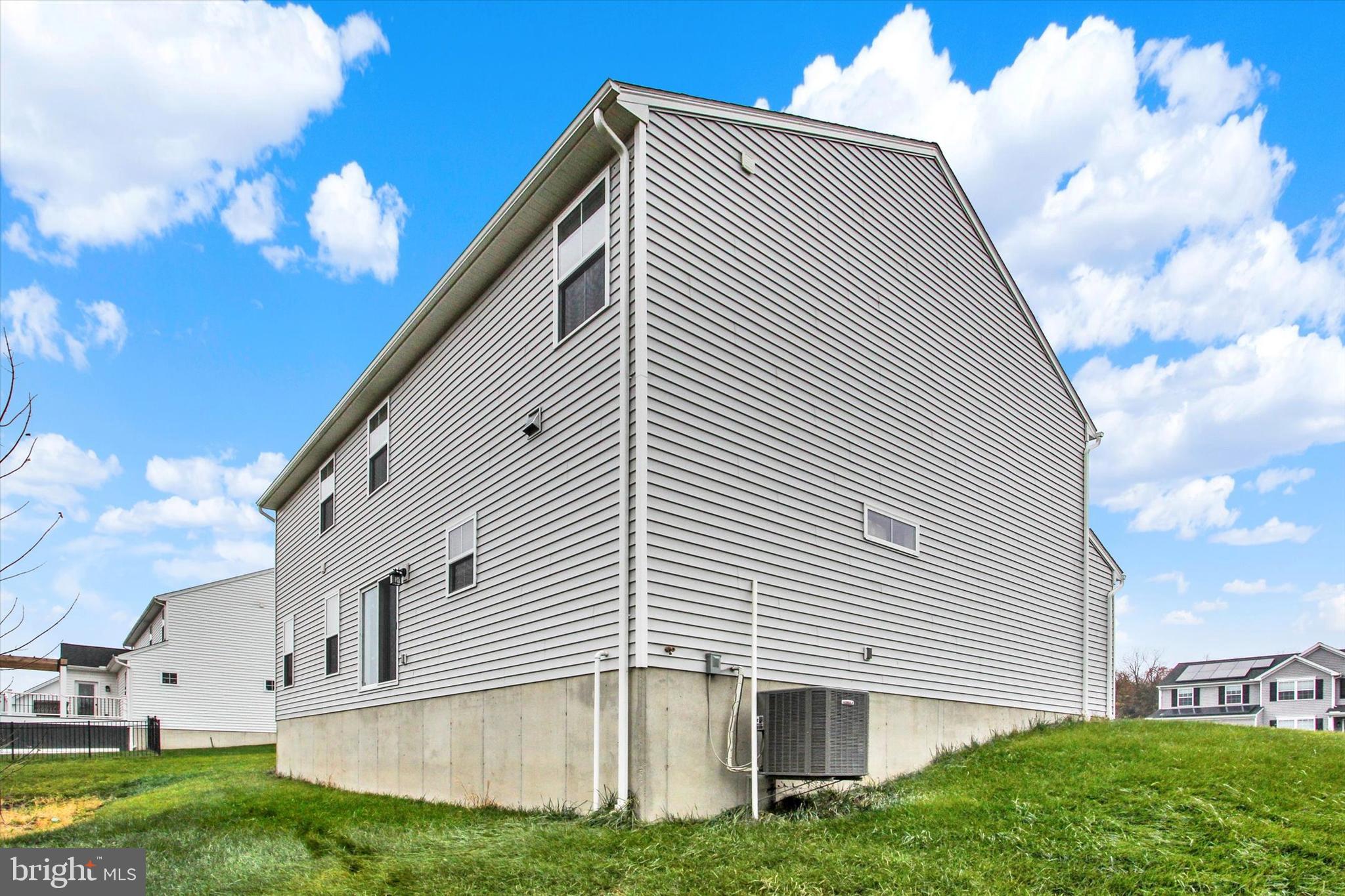 HAMPTON HEIGHTS - Residential