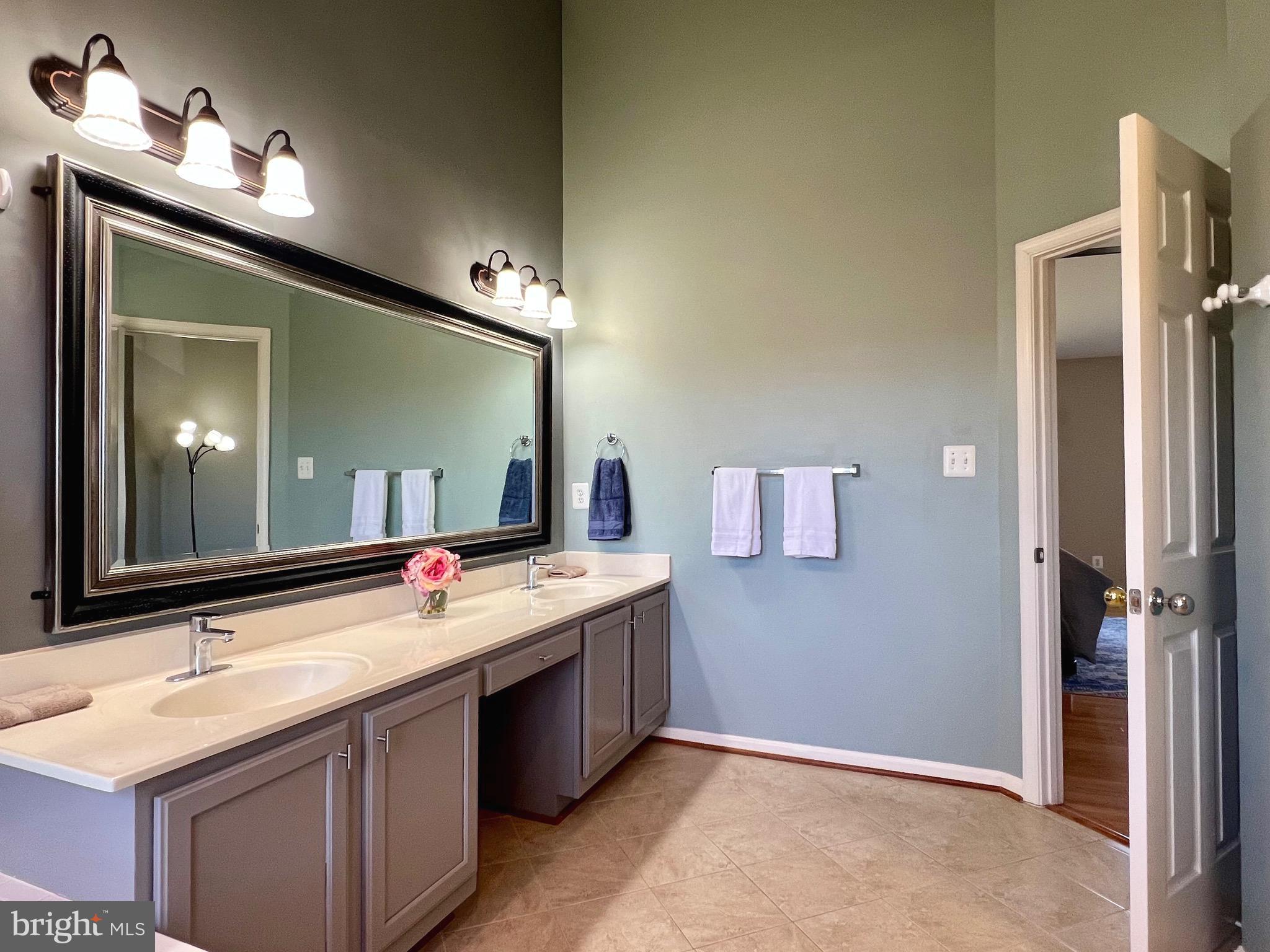 CENTRE RIDGE - Residential