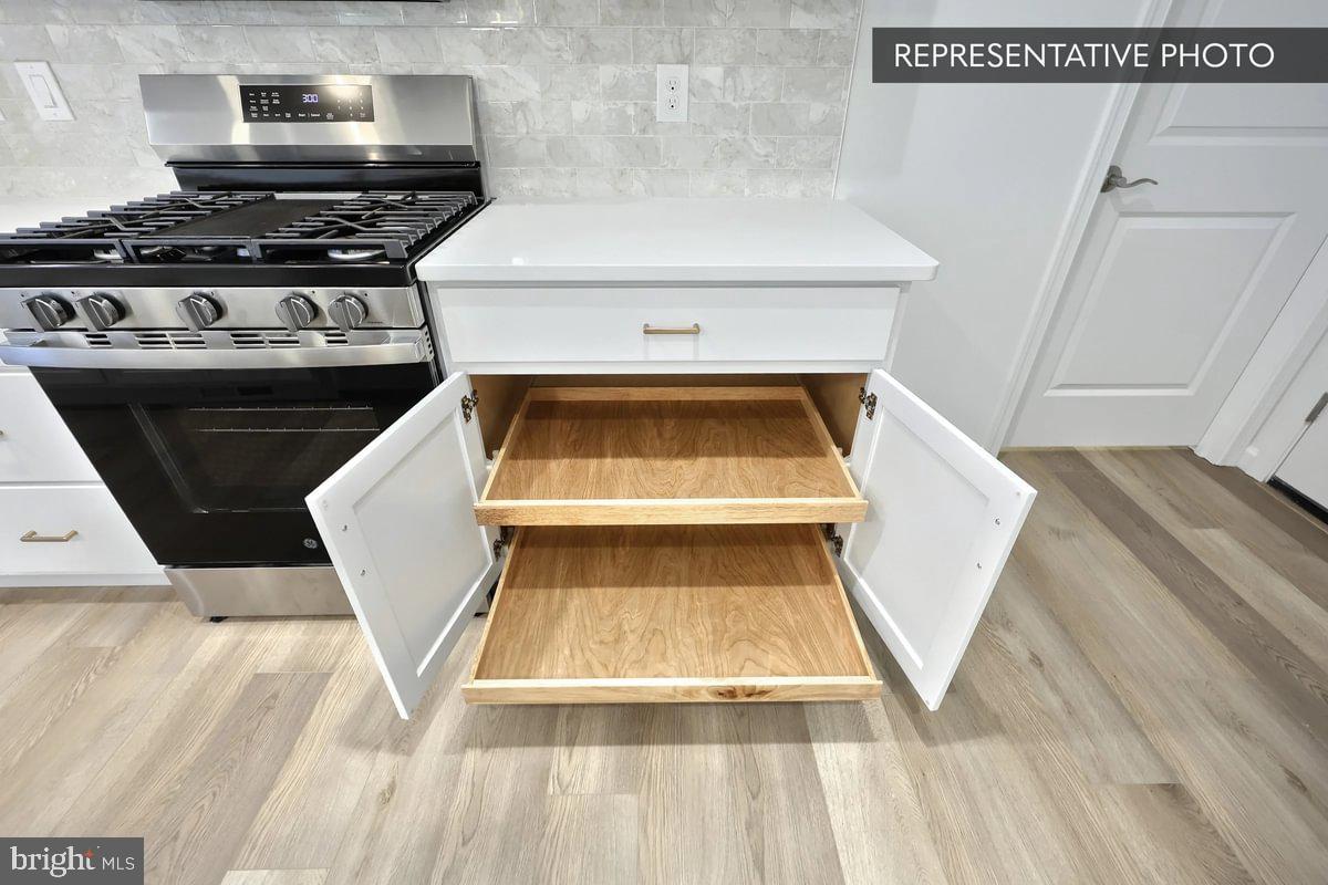 ELIZABETH VILLAGE - Residential