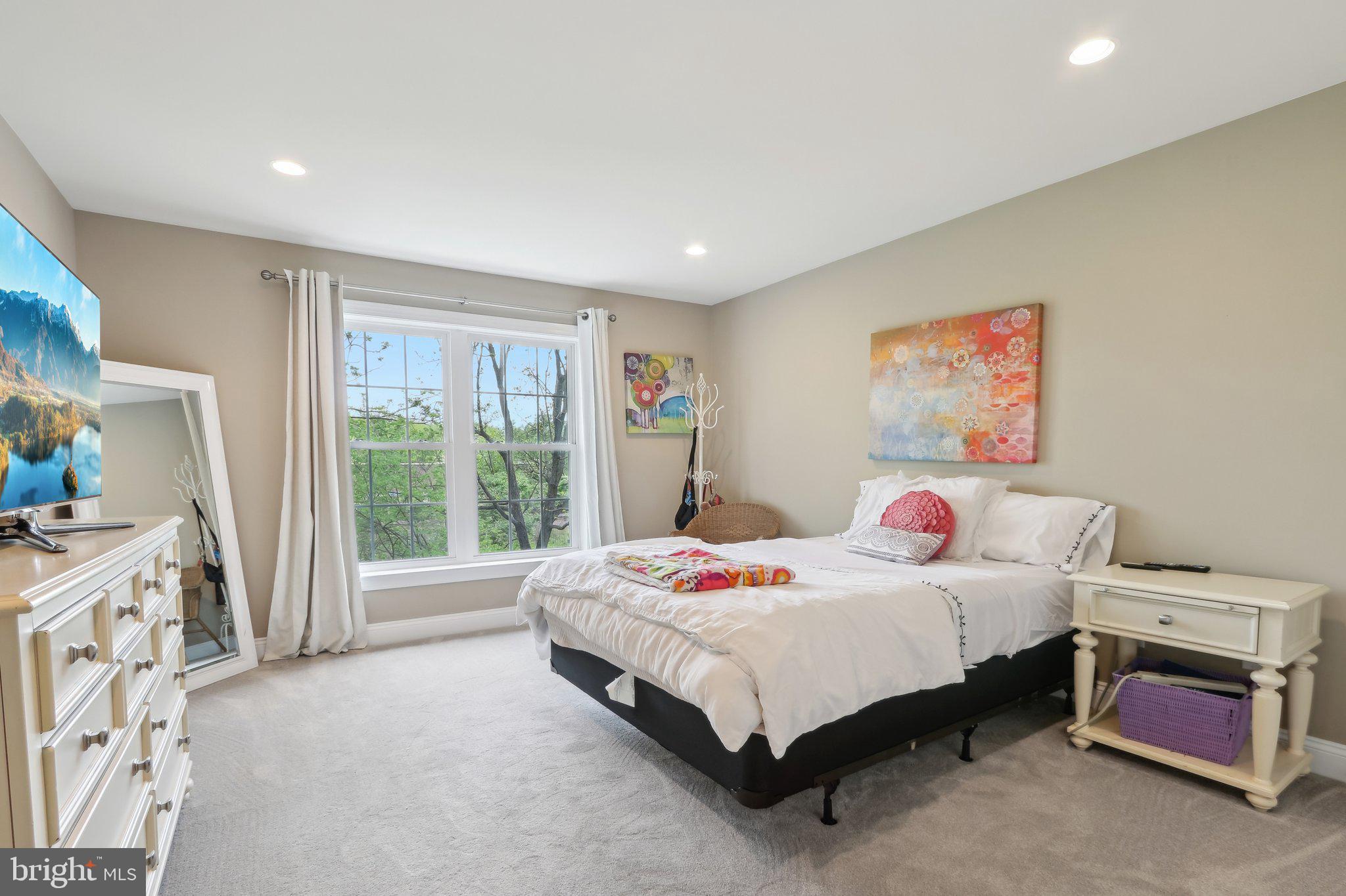 COLD POINT MANOR - Residential