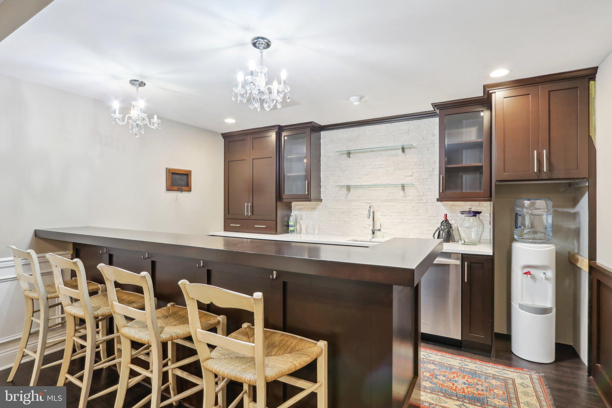 COLD POINT MANOR - Residential