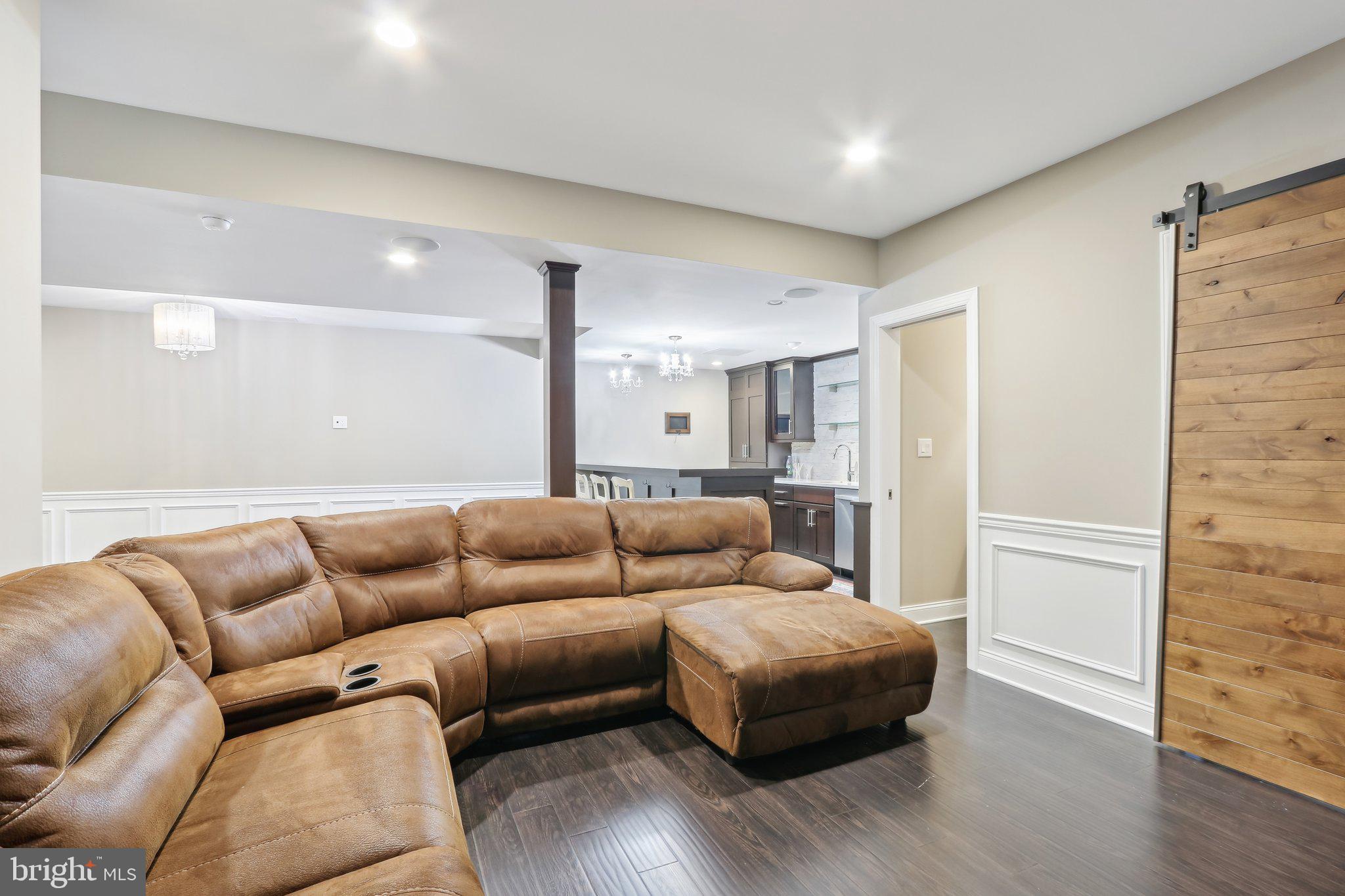 COLD POINT MANOR - Residential