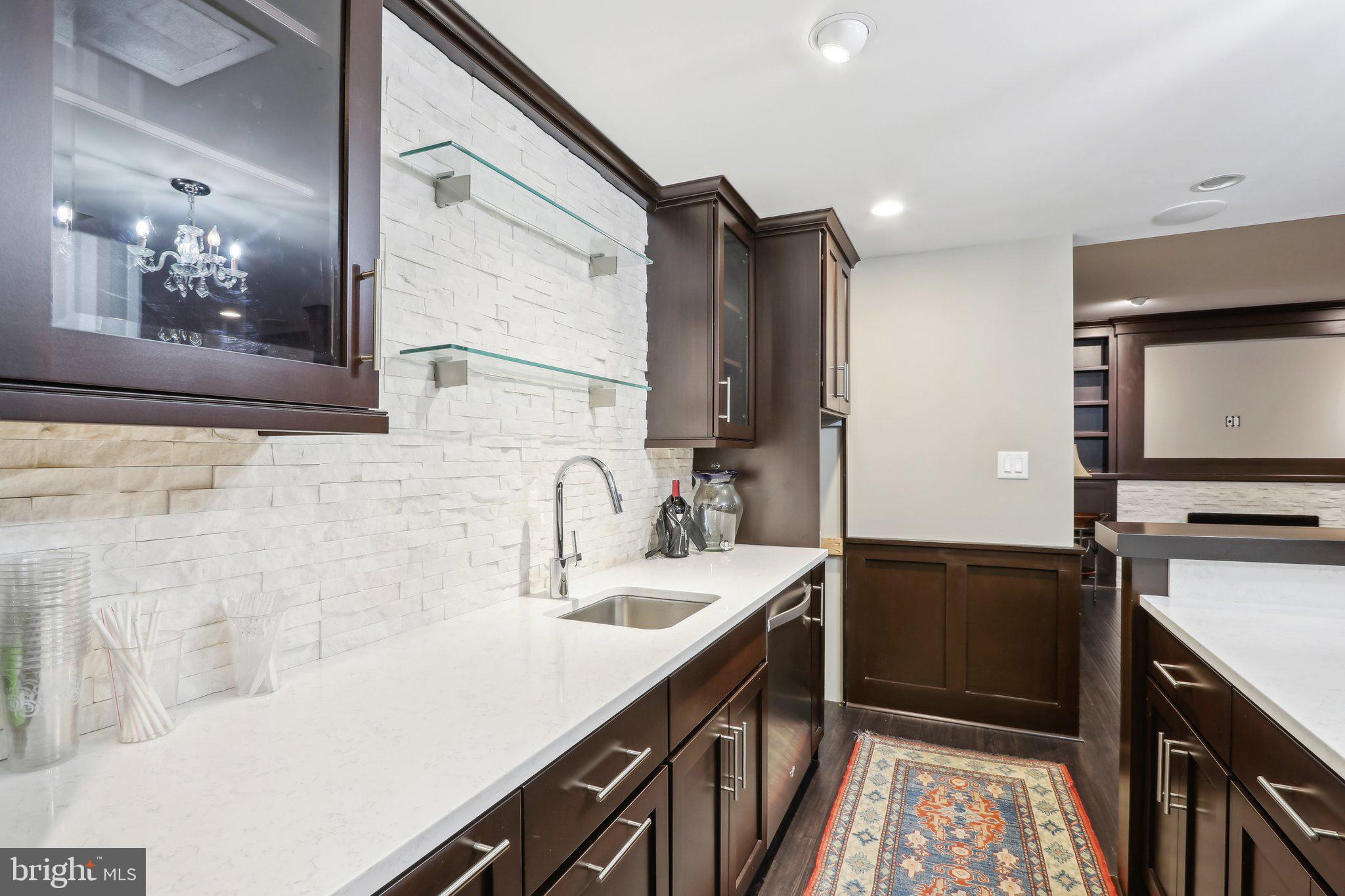 COLD POINT MANOR - Residential